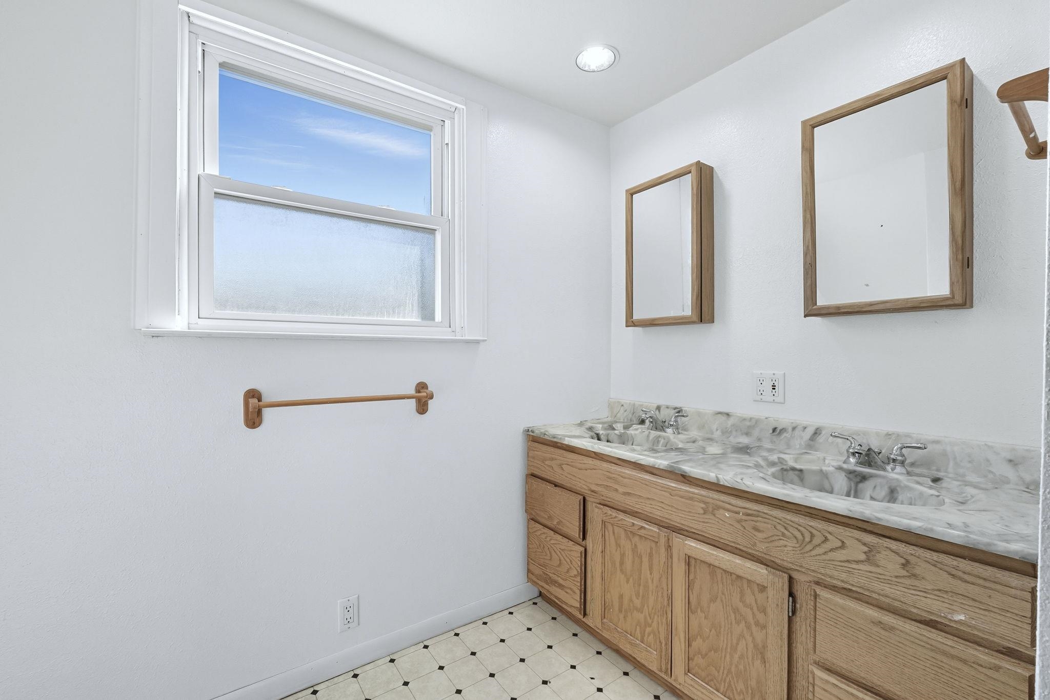 Photo 24 of 410 N Cedar Street