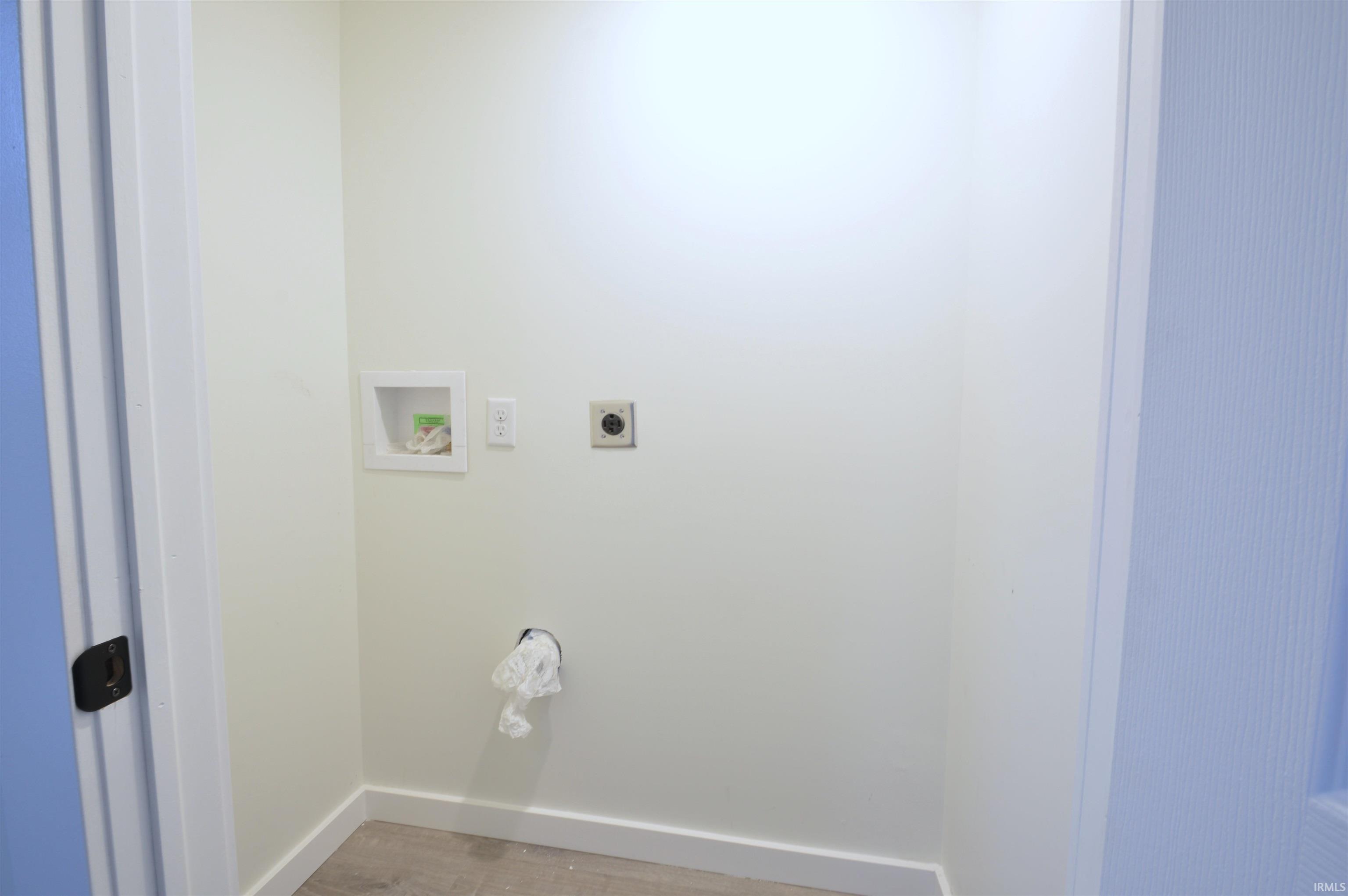 Photo 15 of 925 Archer Avenue