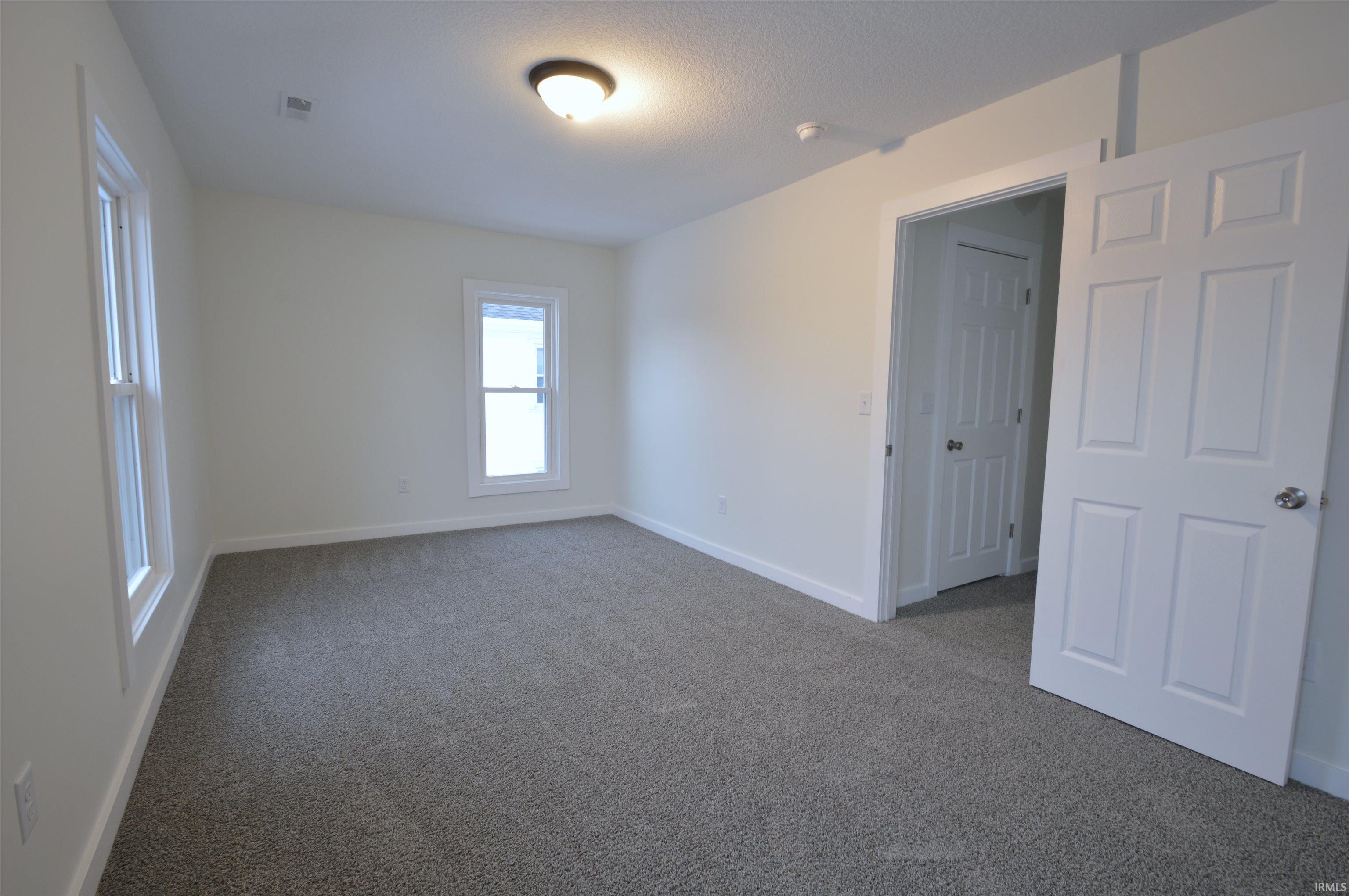 Photo 18 of 925 Archer Avenue