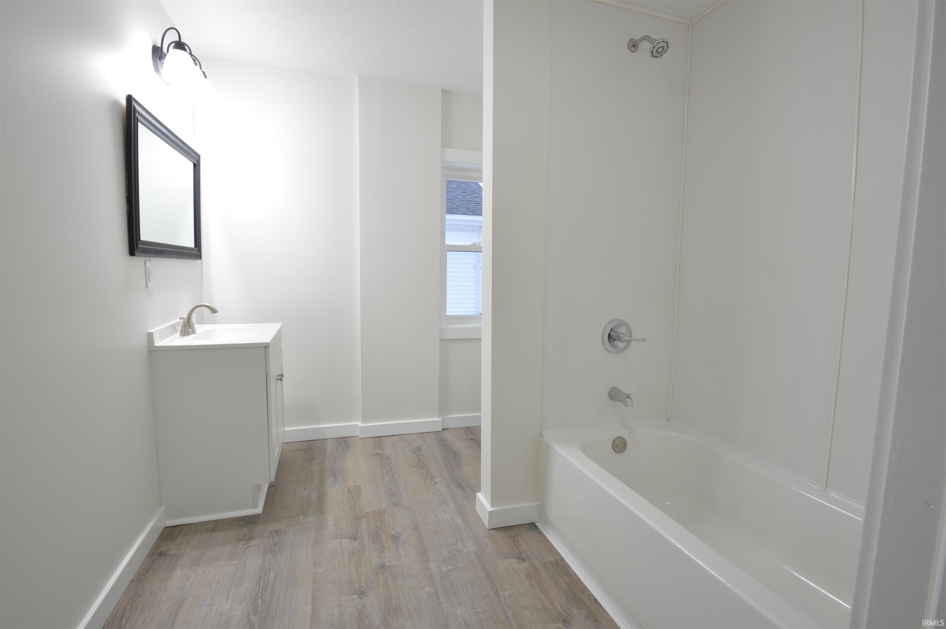 Photo 20 of 925 Archer Avenue