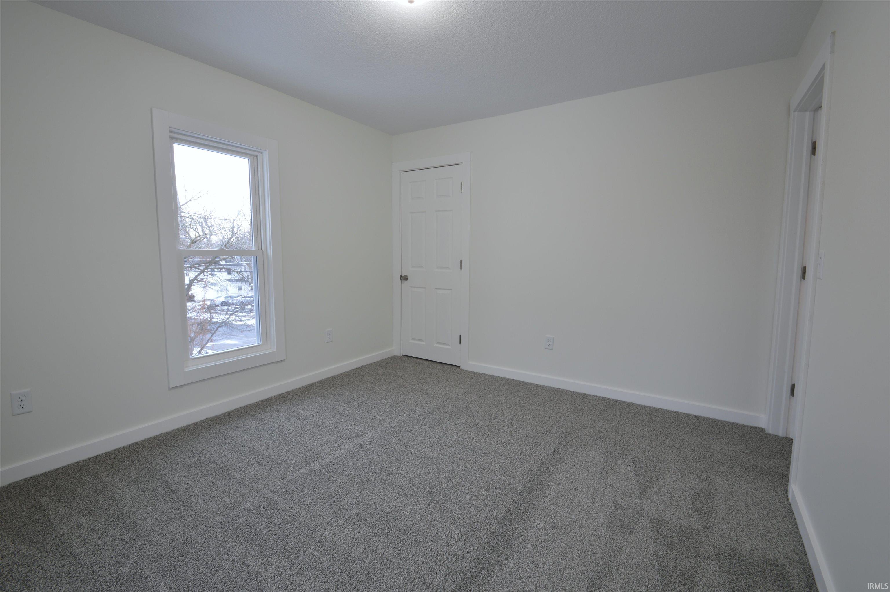 Photo 24 of 925 Archer Avenue