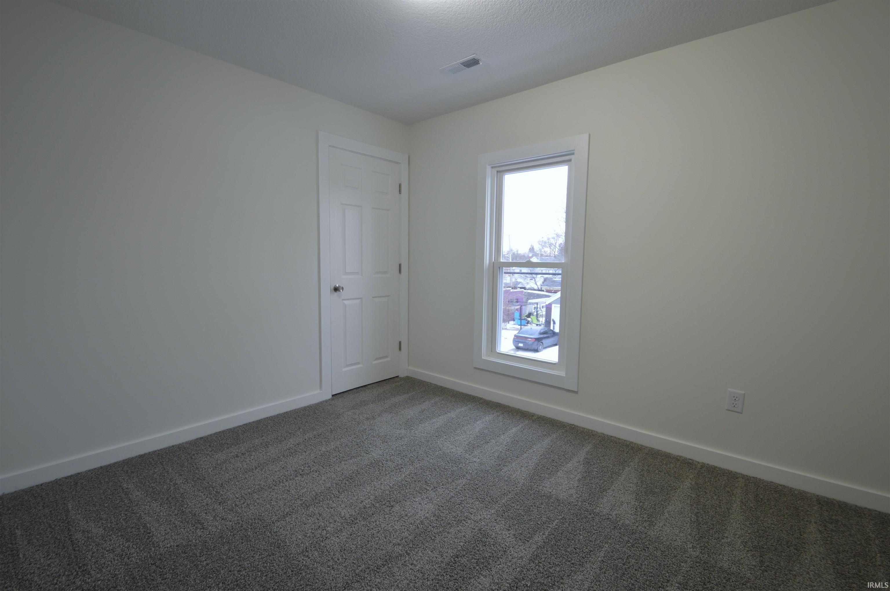 Photo 27 of 925 Archer Avenue