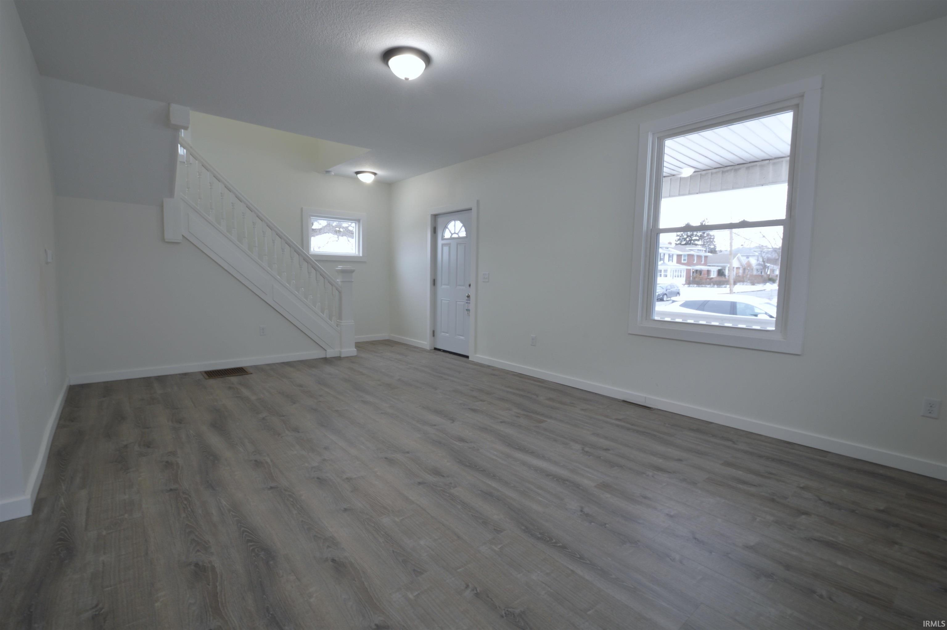 Photo 7 of 925 Archer Avenue