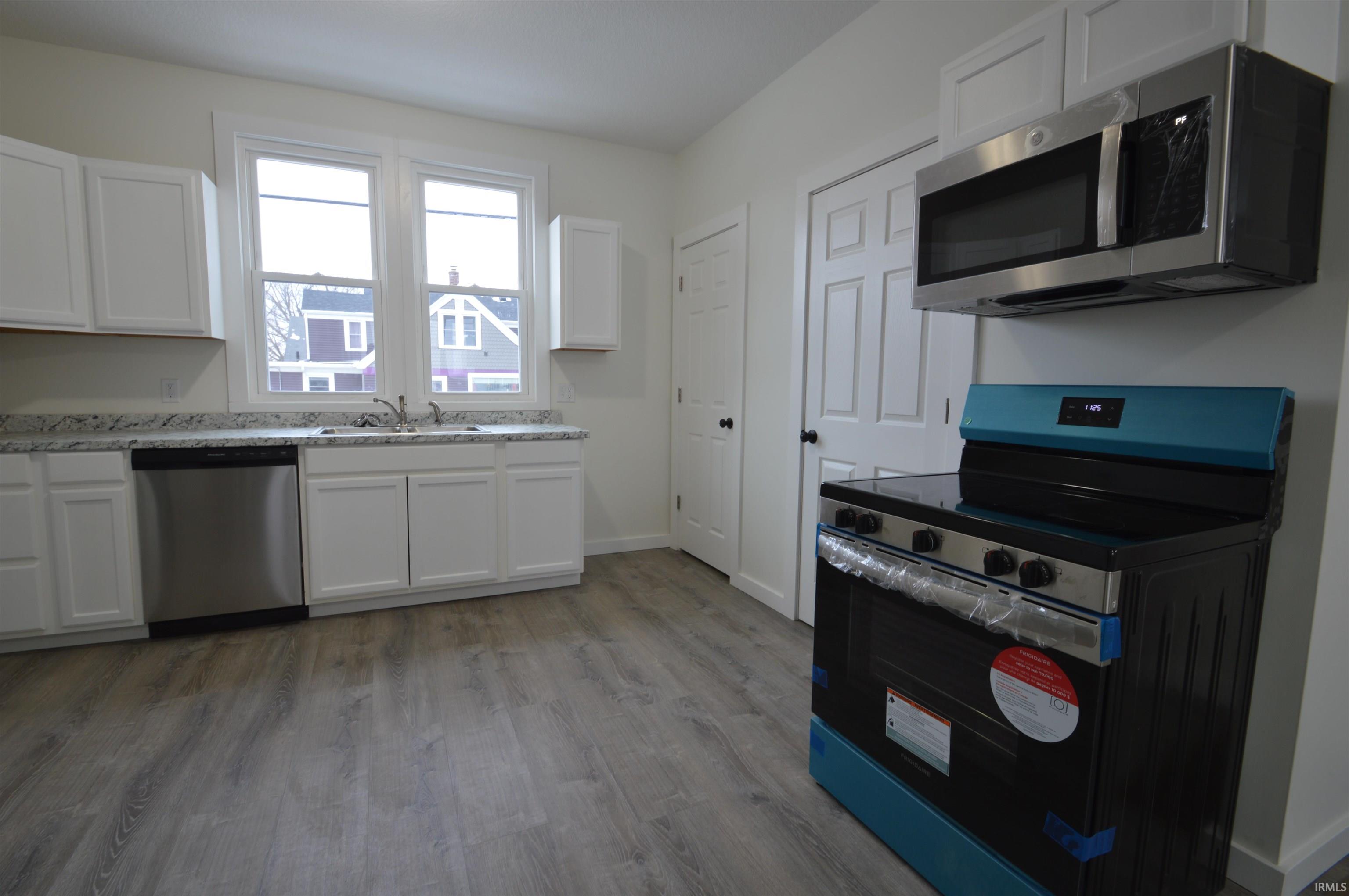 Photo 9 of 925 Archer Avenue