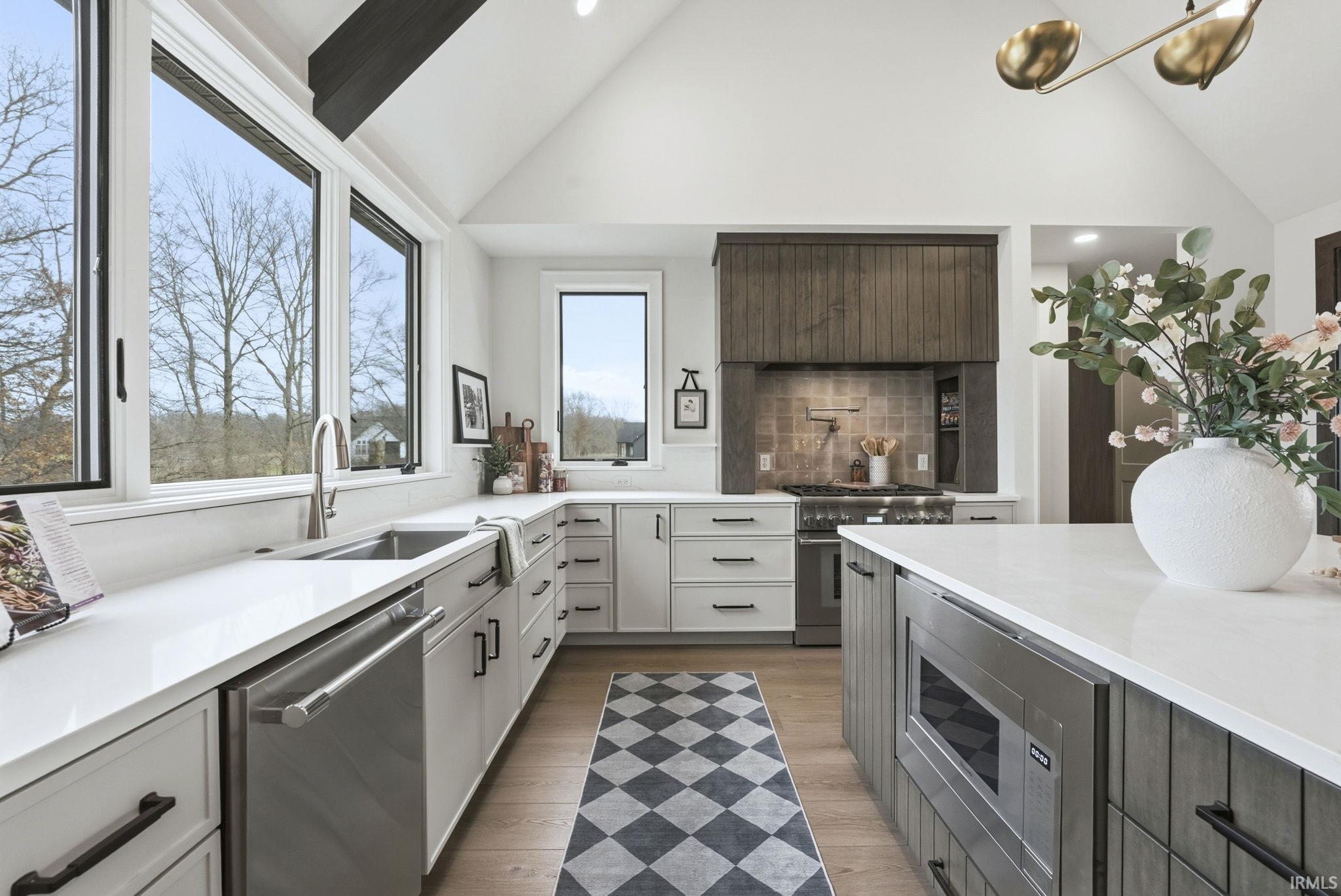 Photo 12 of 607 E Basalt Drive