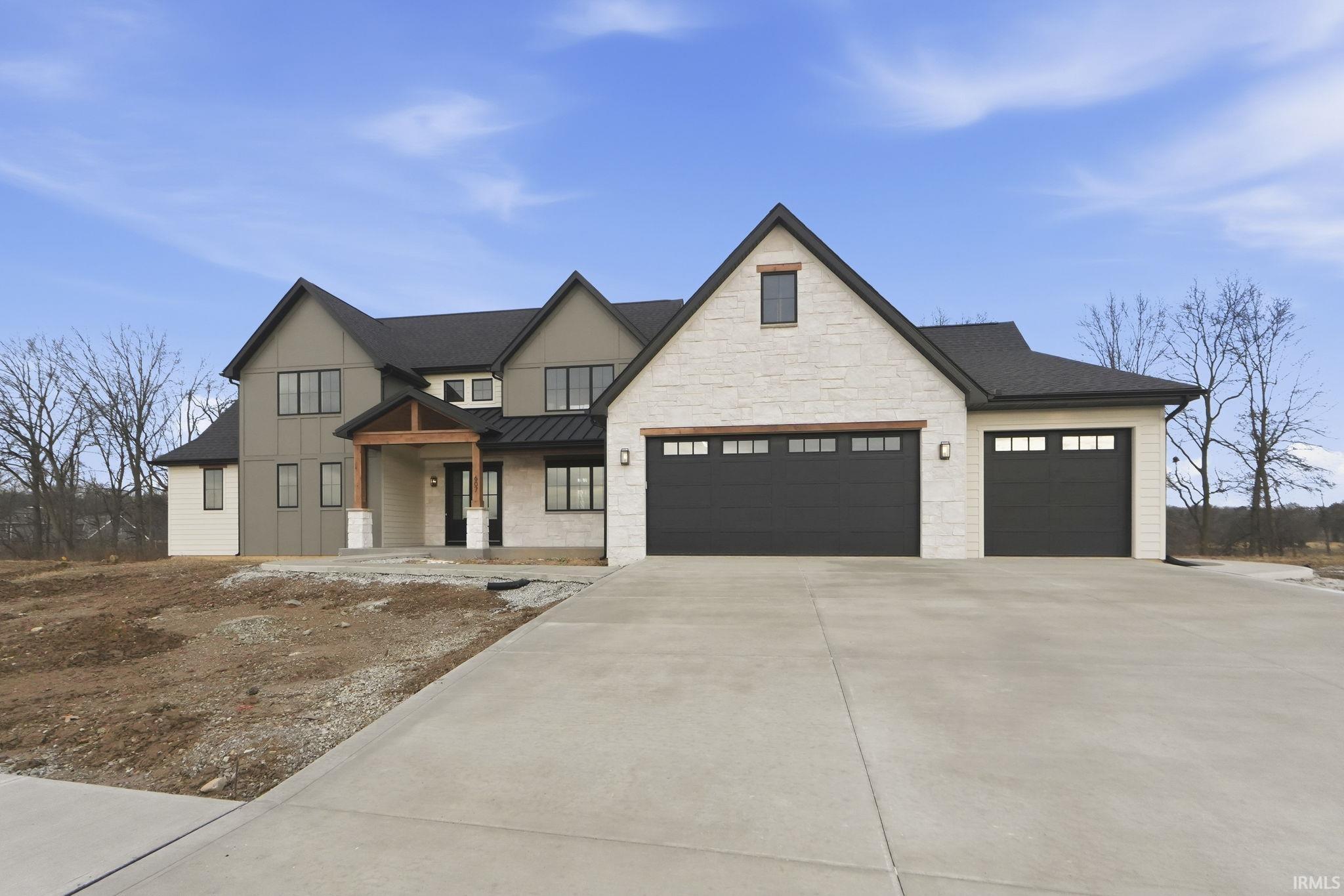 Photo 3 of 607 E Basalt Drive