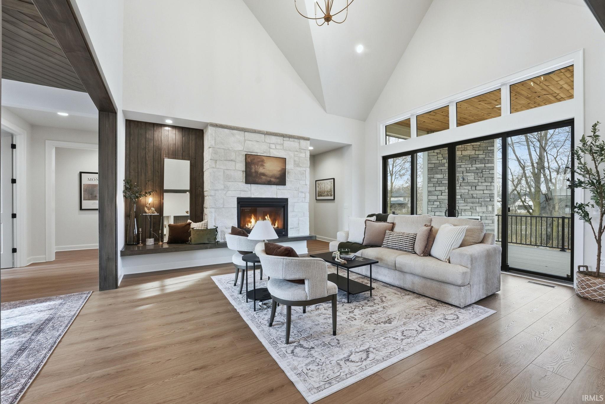 Photo 8 of 607 E Basalt Drive