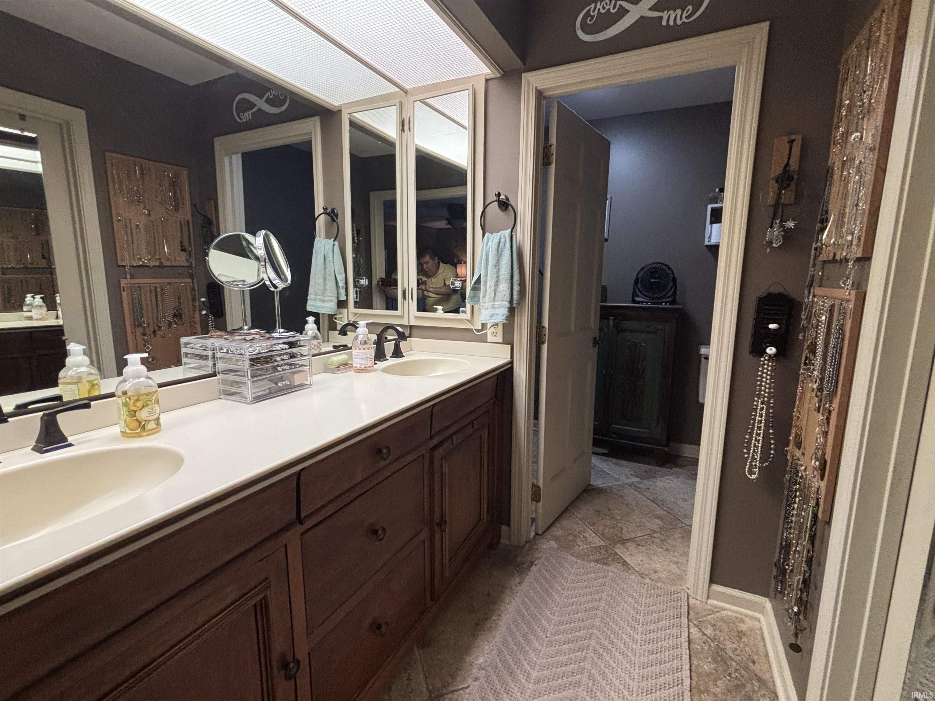 Photo 17 of 9512 CAMBERWELL Drive