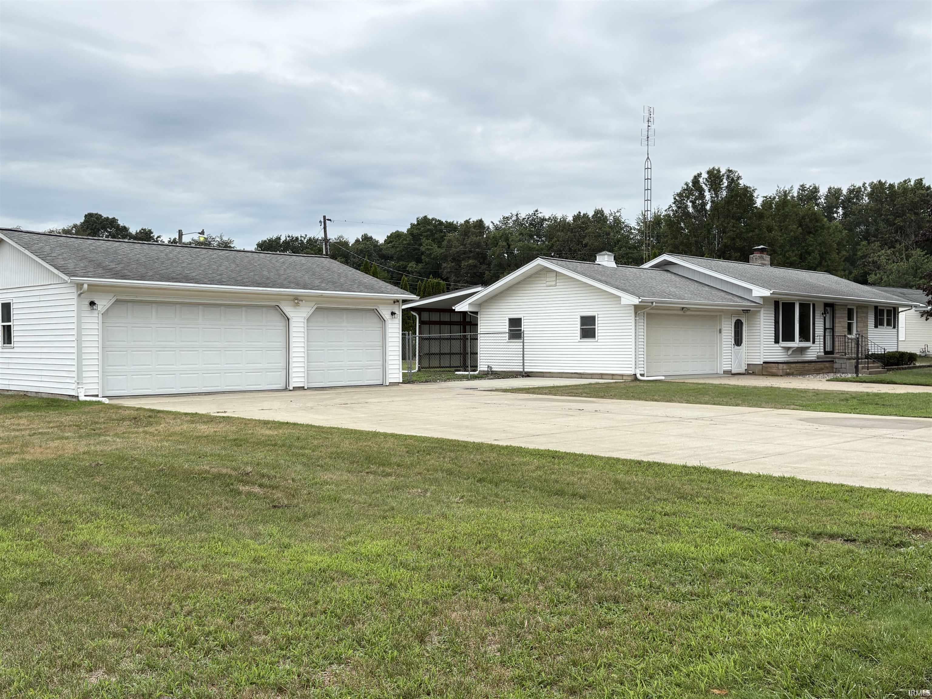 Photo 1 of 1403 Lakeview Boulevard