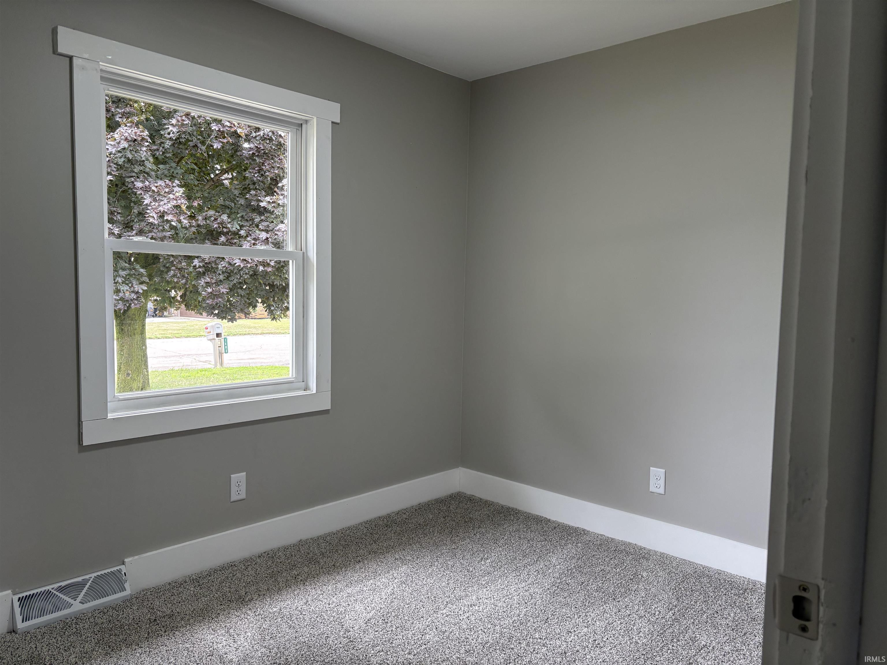 Photo 15 of 1403 Lakeview Boulevard