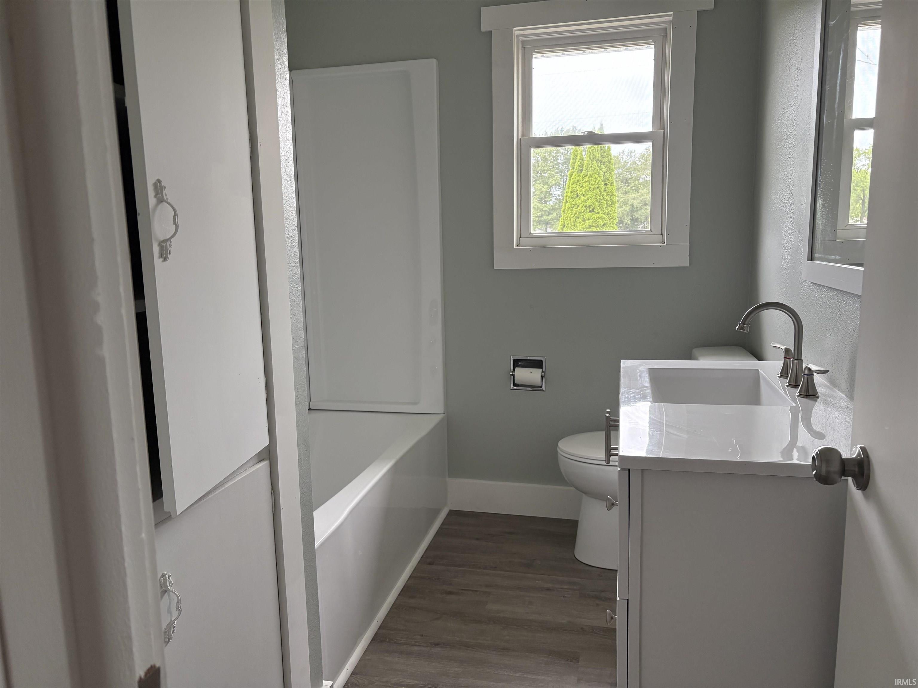 Photo 17 of 1403 Lakeview Boulevard