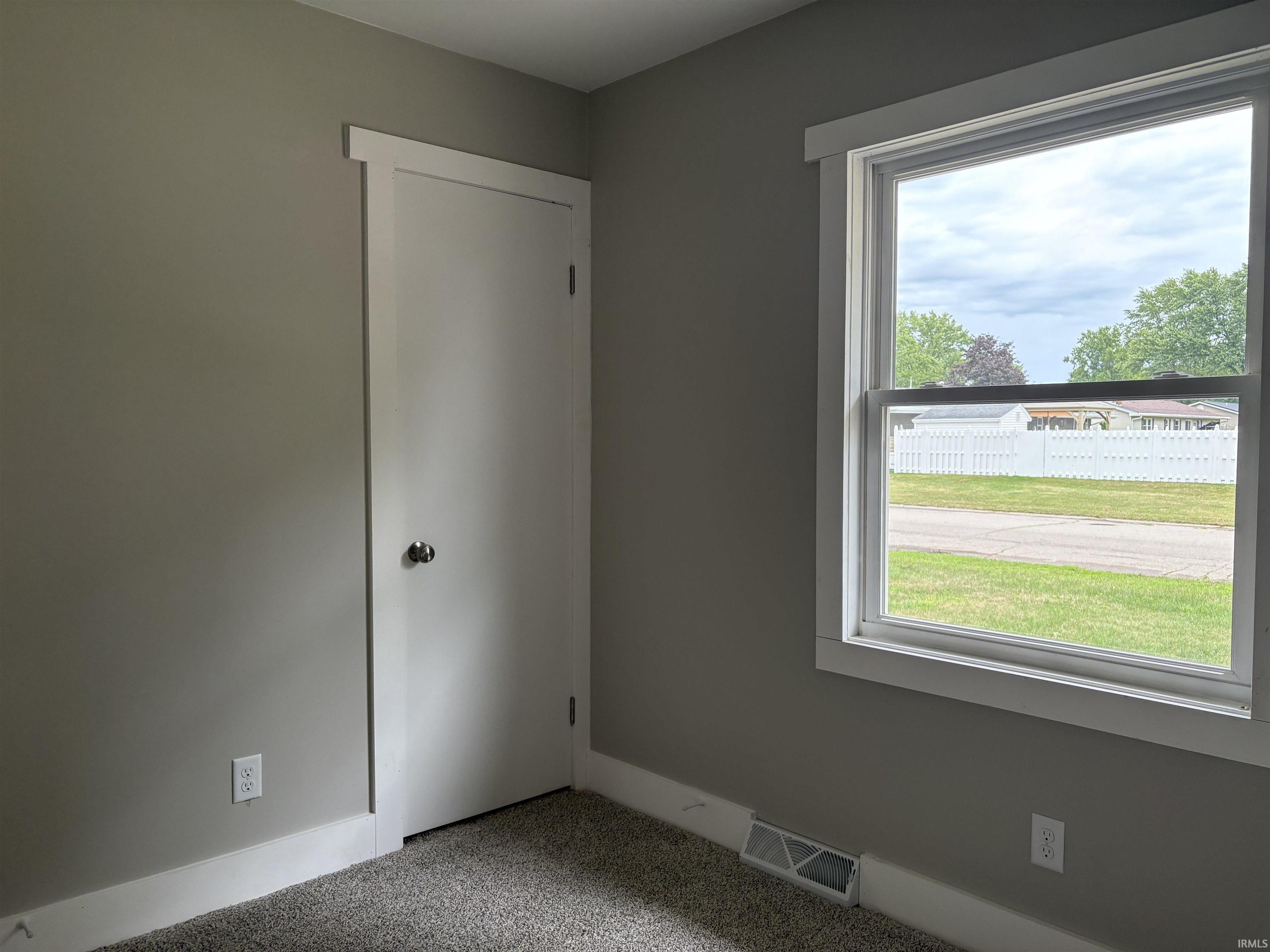 Photo 20 of 1403 Lakeview Boulevard