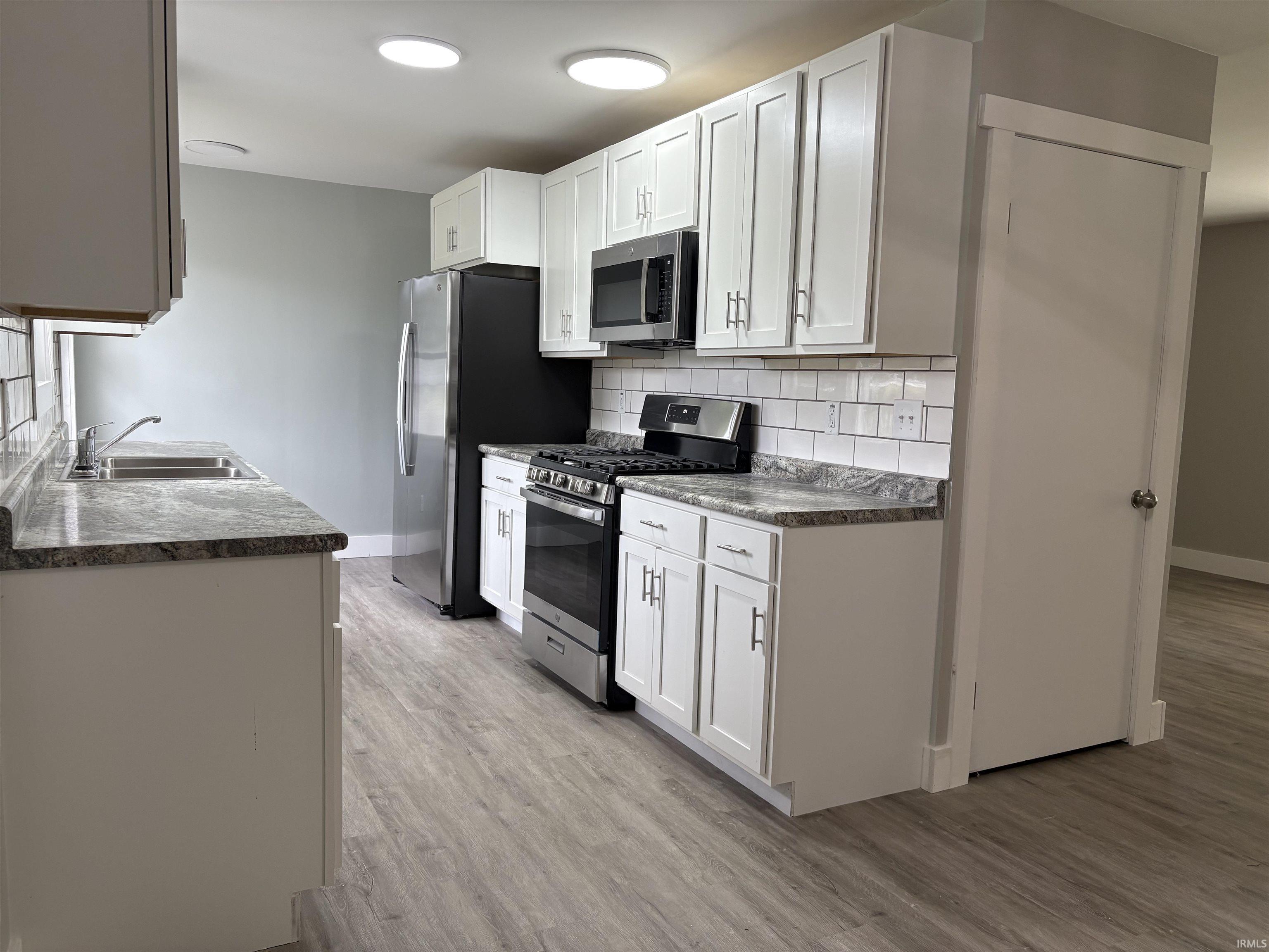 Photo 8 of 1403 Lakeview Boulevard