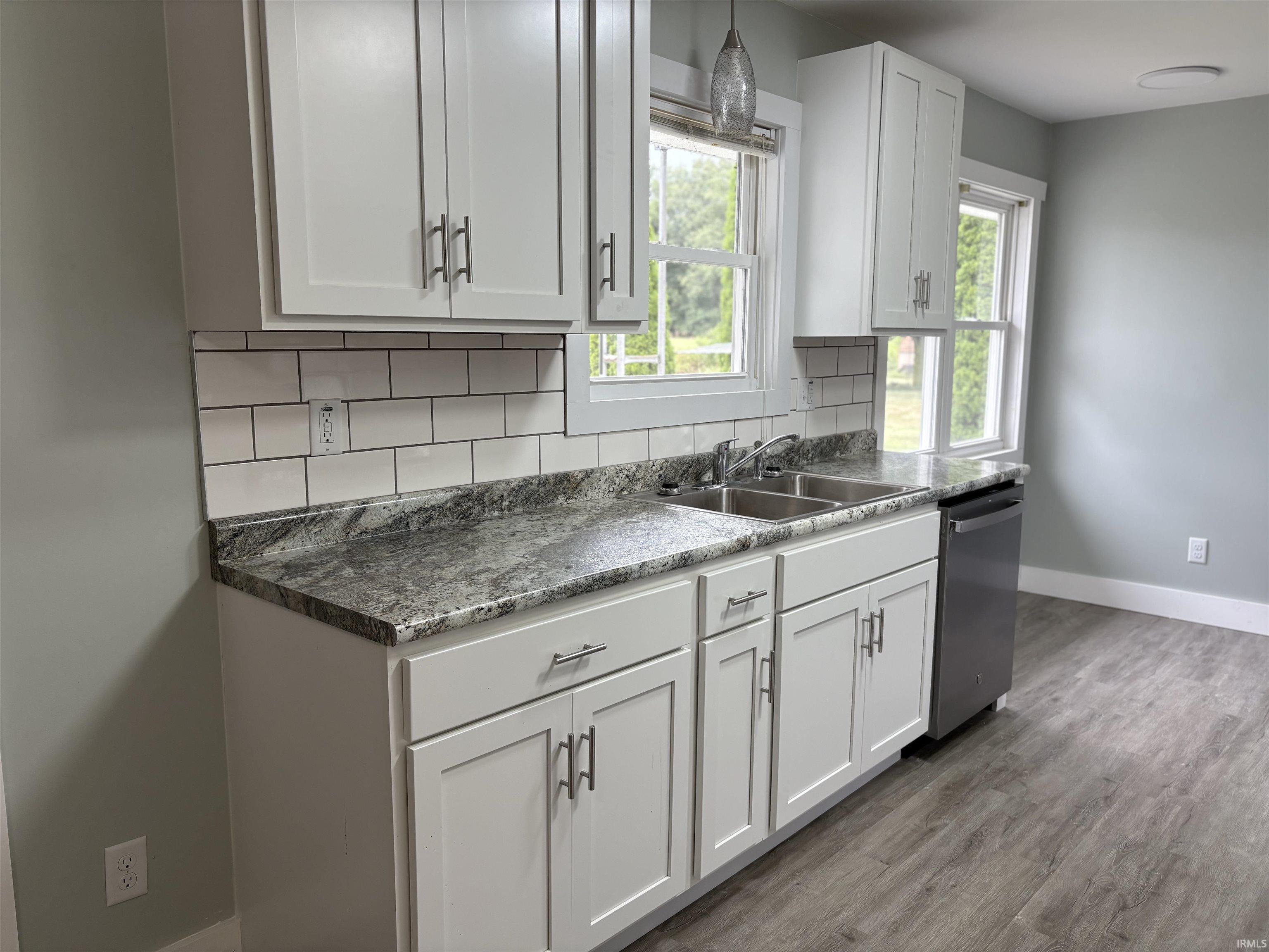 Photo 9 of 1403 Lakeview Boulevard