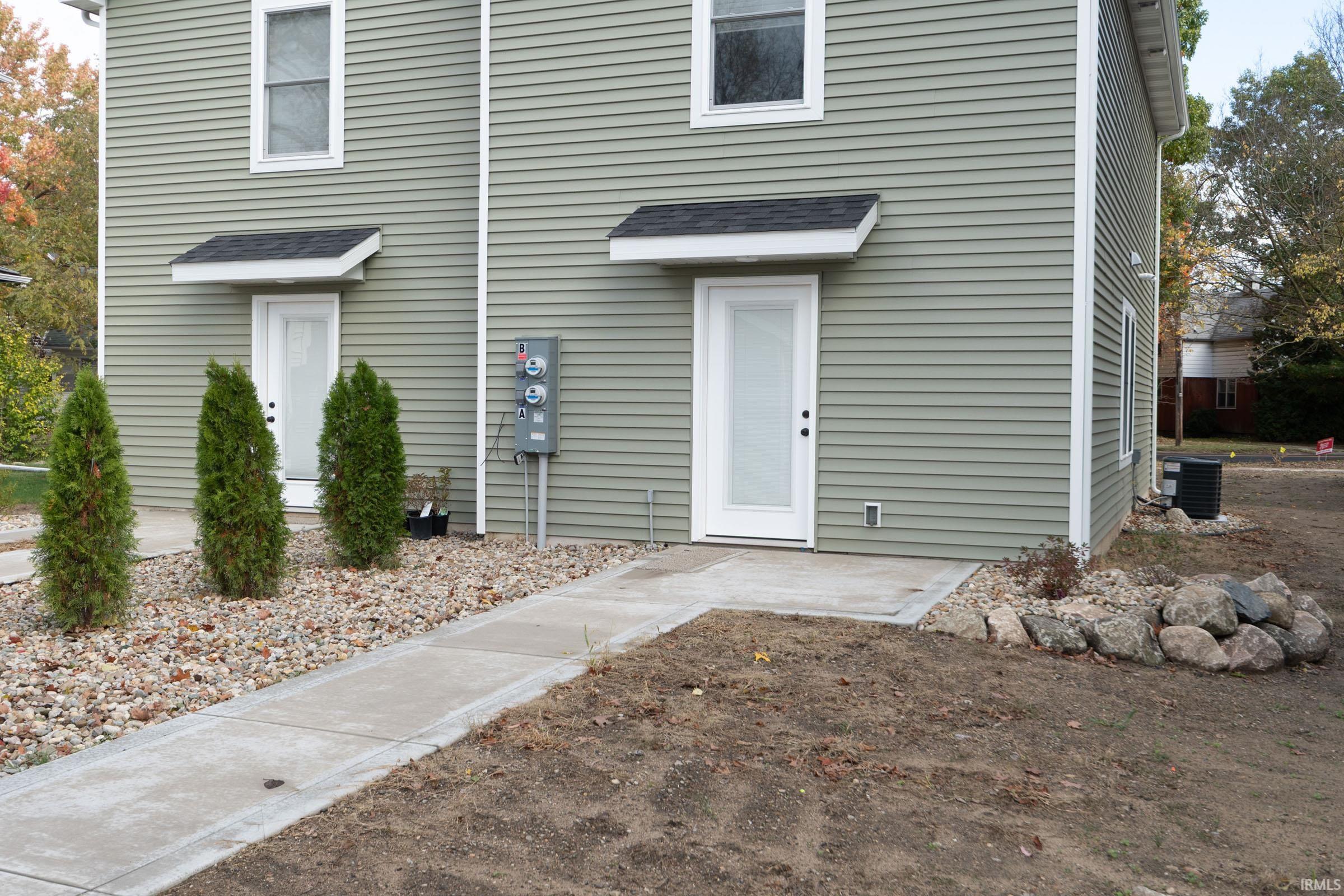 Photo 12 of 1119 Edwardsburg Ave.