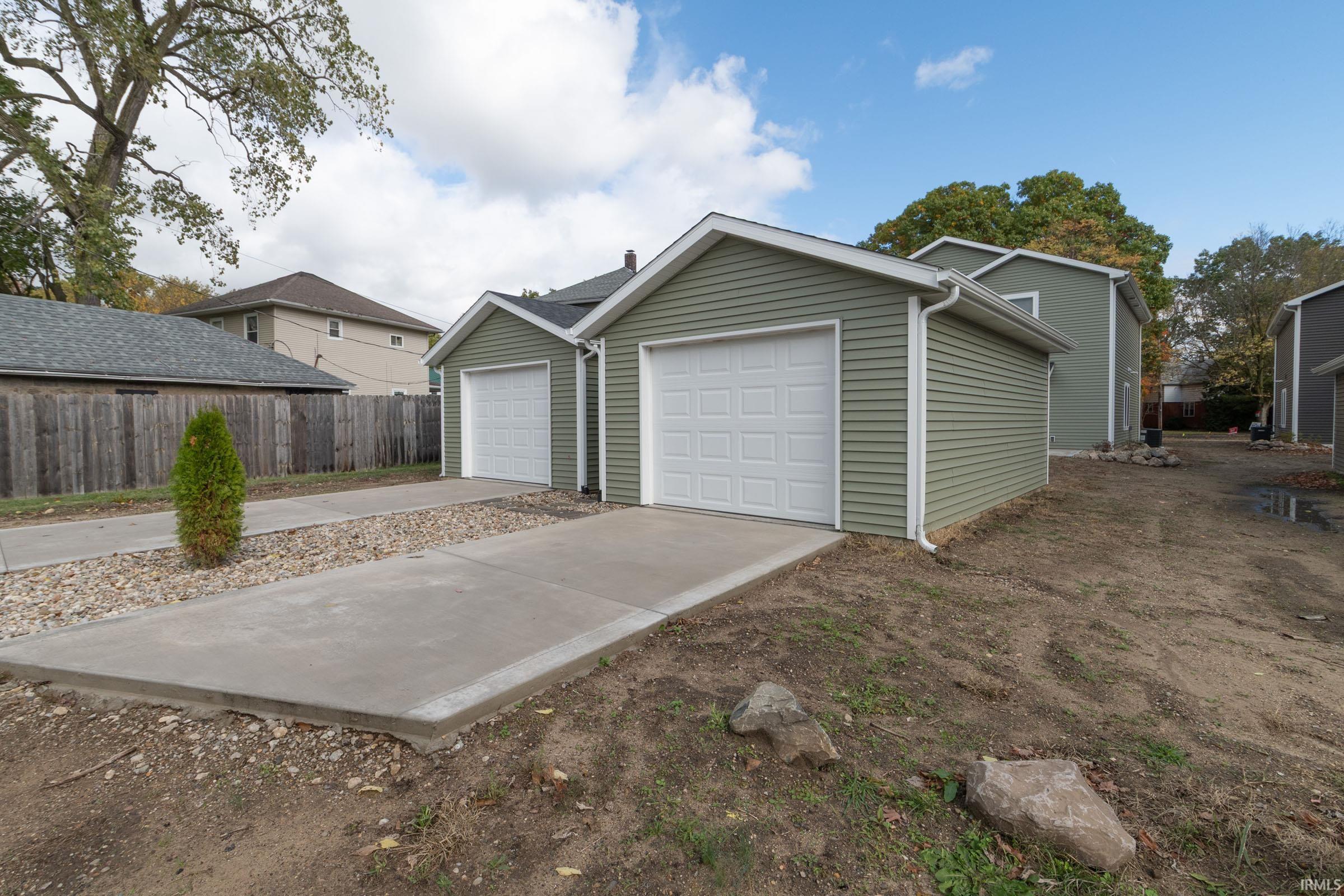 Photo 14 of 1119 Edwardsburg Ave.