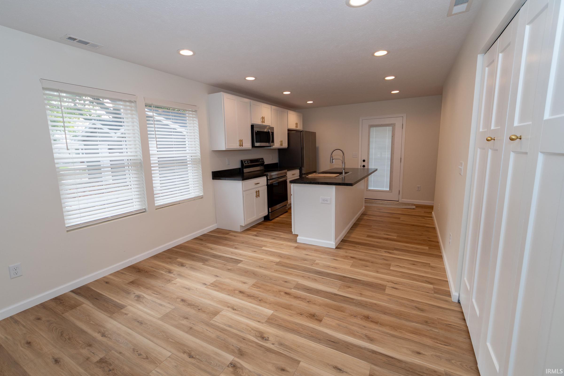 Photo 20 of 1119 Edwardsburg Ave.