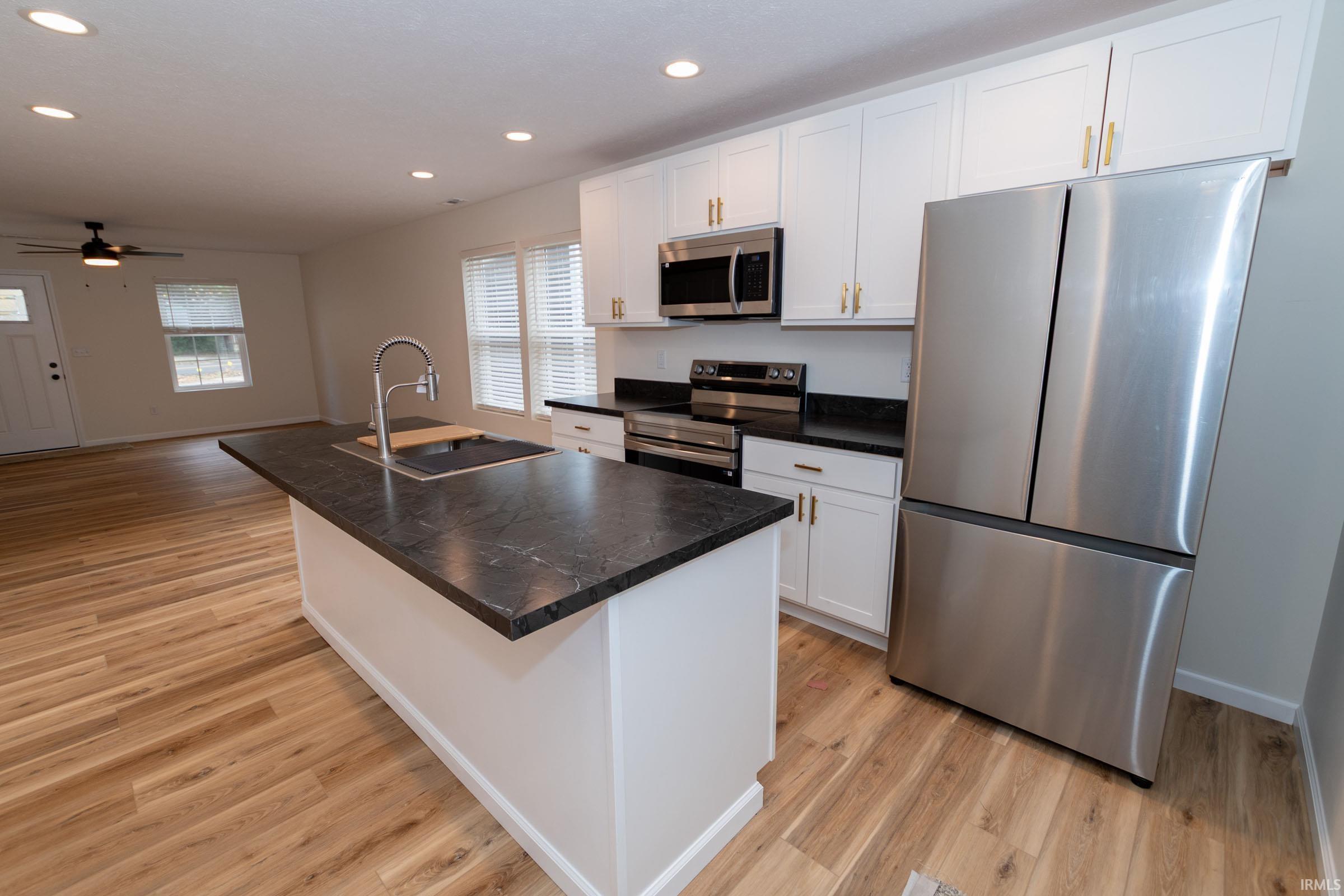 Photo 3 of 1119 Edwardsburg Ave.