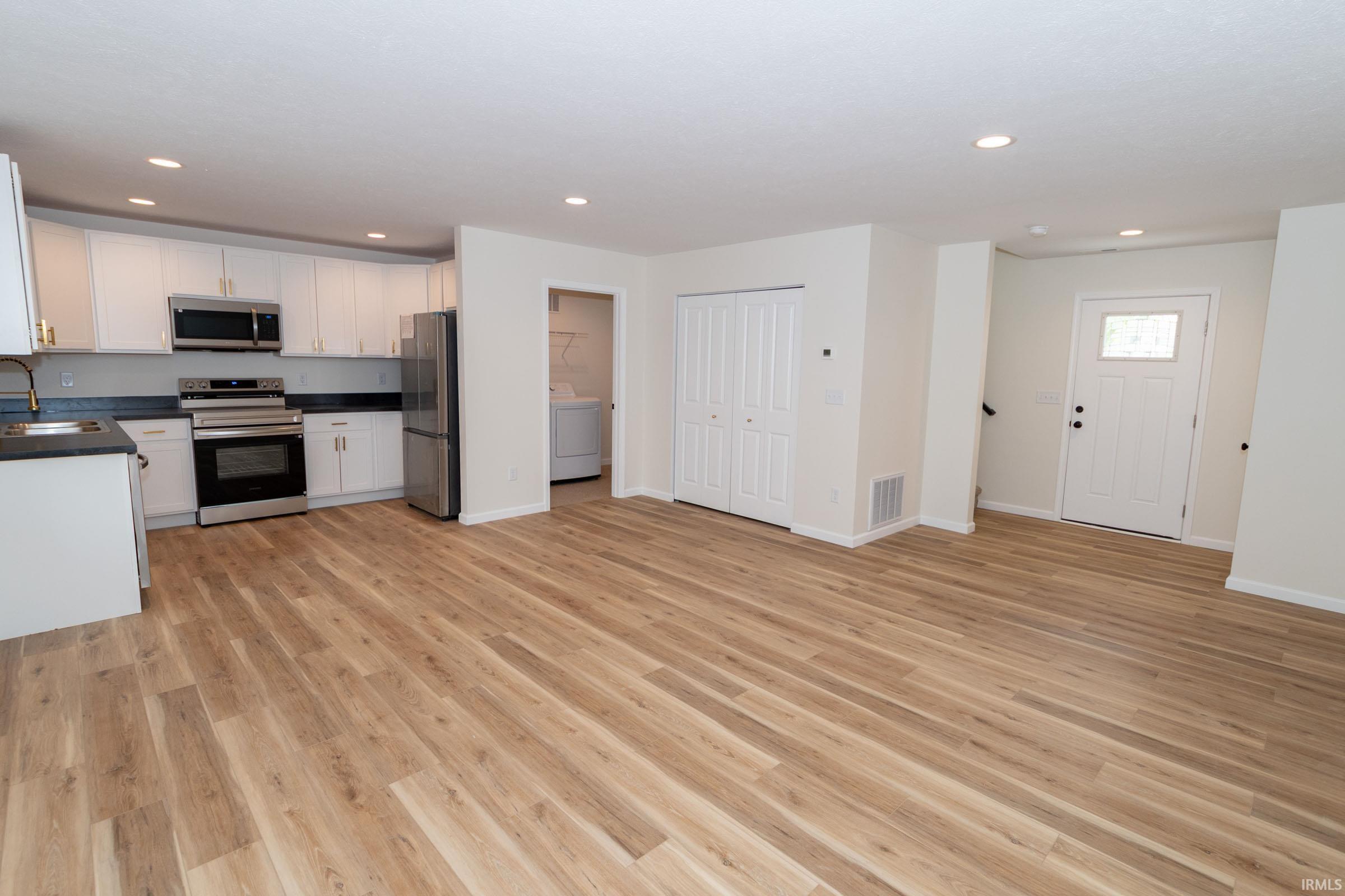 Photo 26 of 1105 Edwardsburg Ave