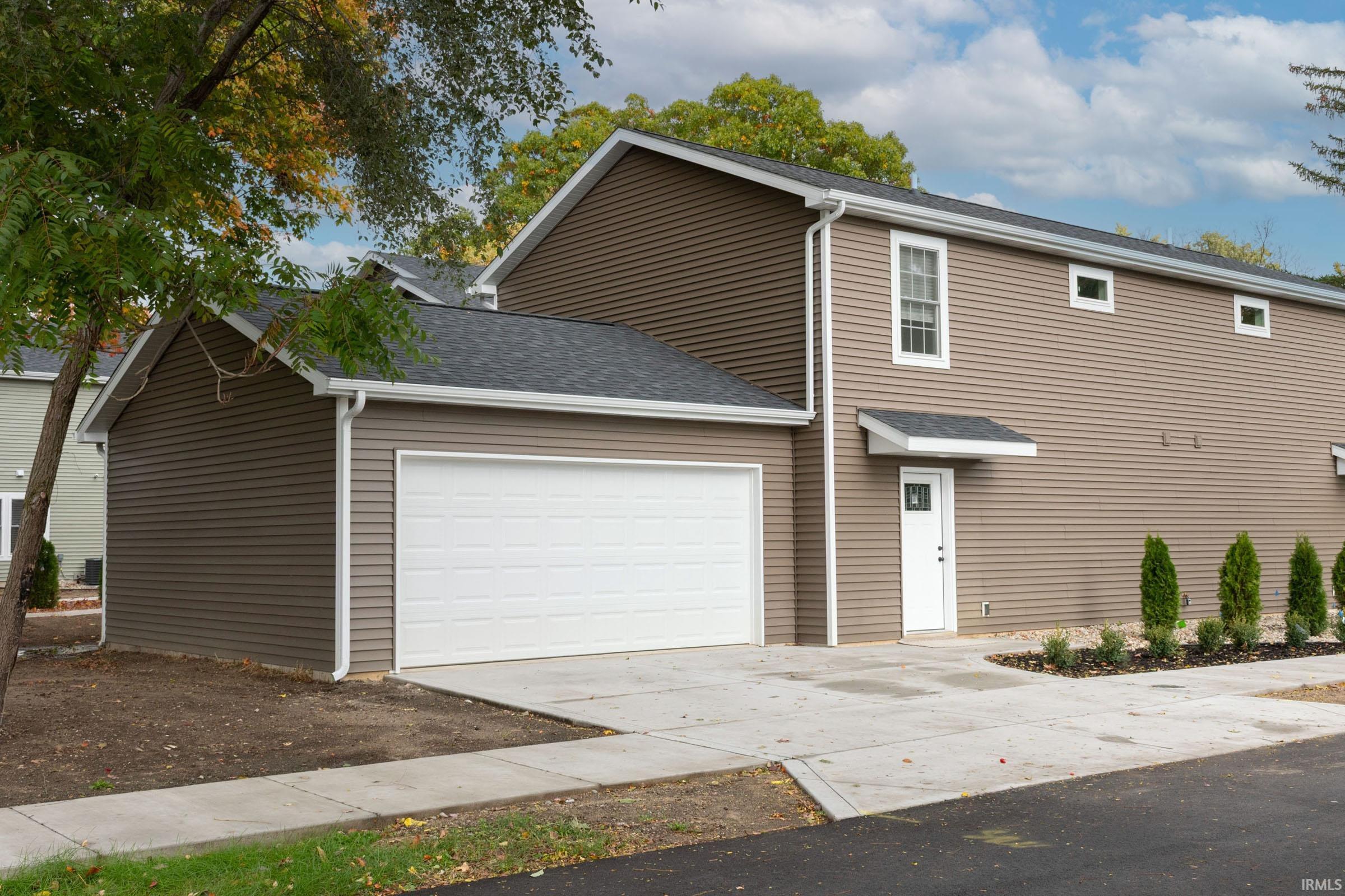 Photo 6 of 1105 Edwardsburg Ave