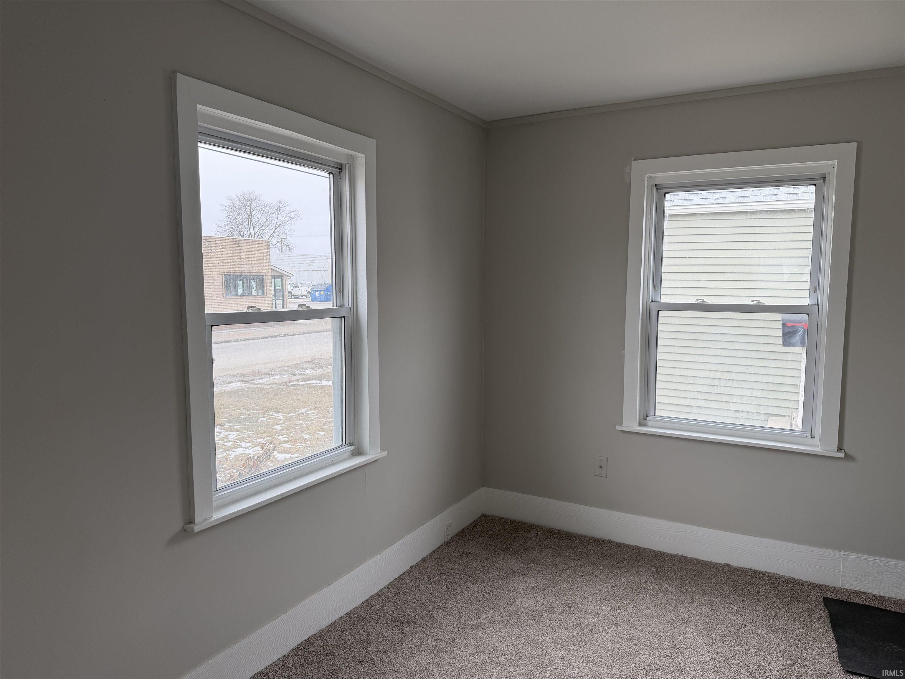 Photo 4 of 511 E Pettit Avenue