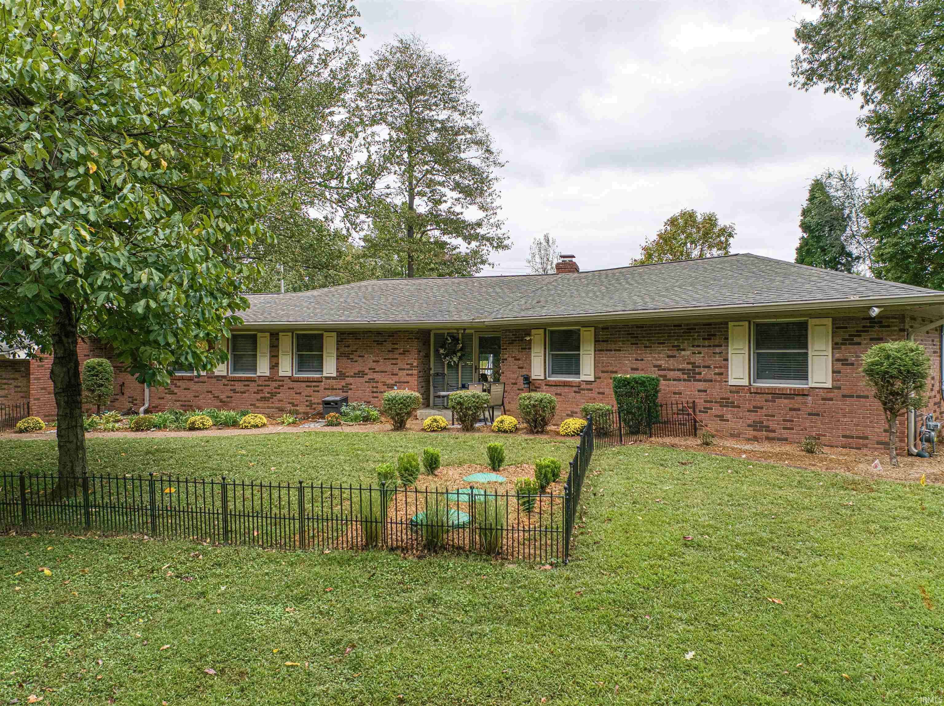 Homes for sale in Newburgh, IN | 5244 Tarrytown Rd, Newburgh, IN 47630 | MLS# 202601762