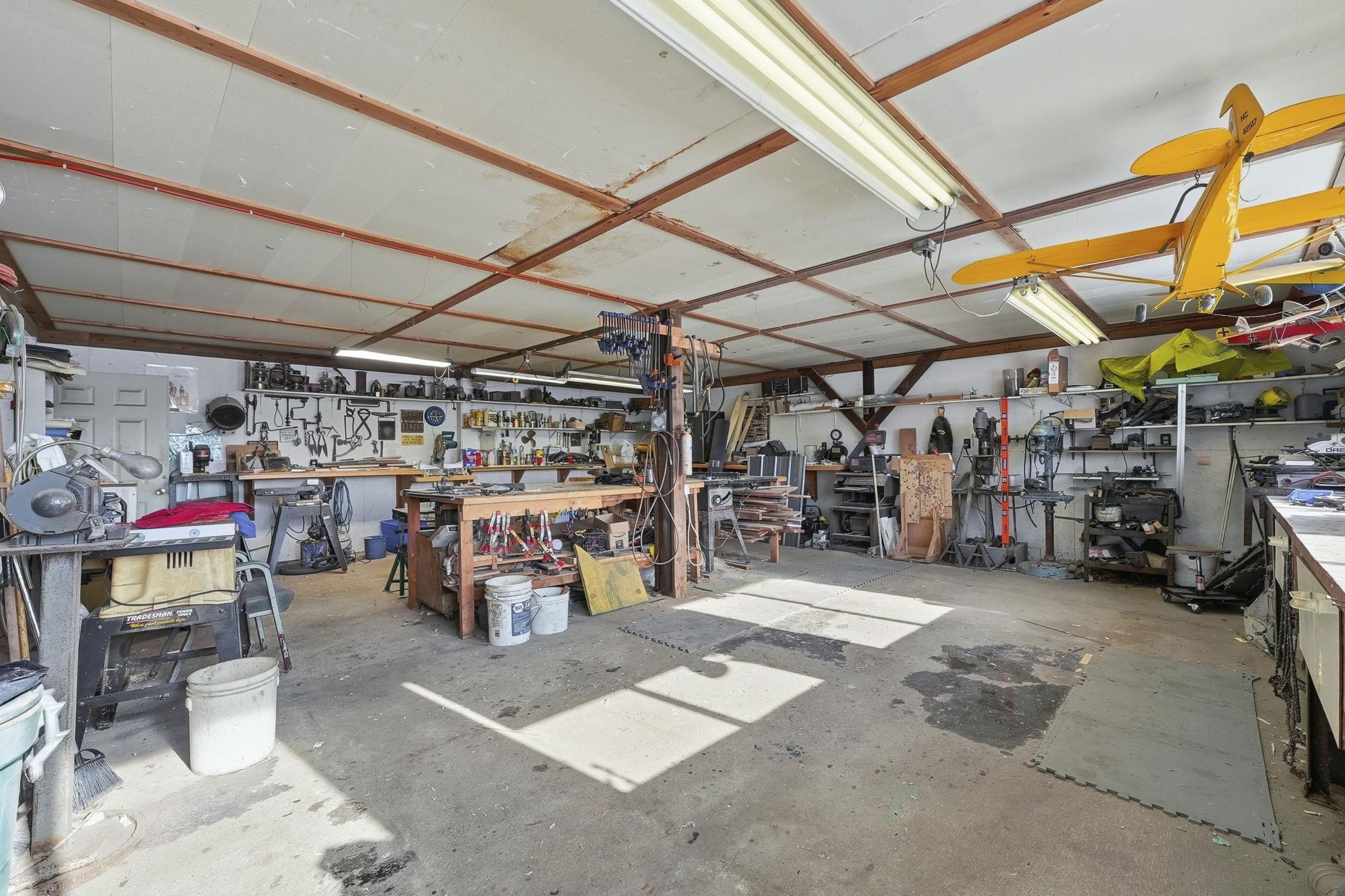 Misc room featuring a workshop area