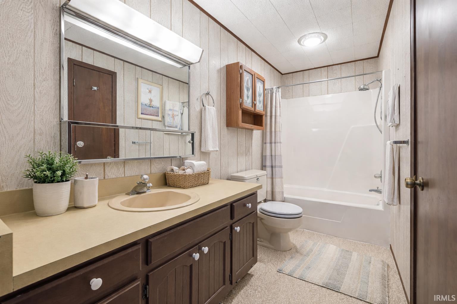 Photo 14 of 0690 E 635 S - Dallas Lake.