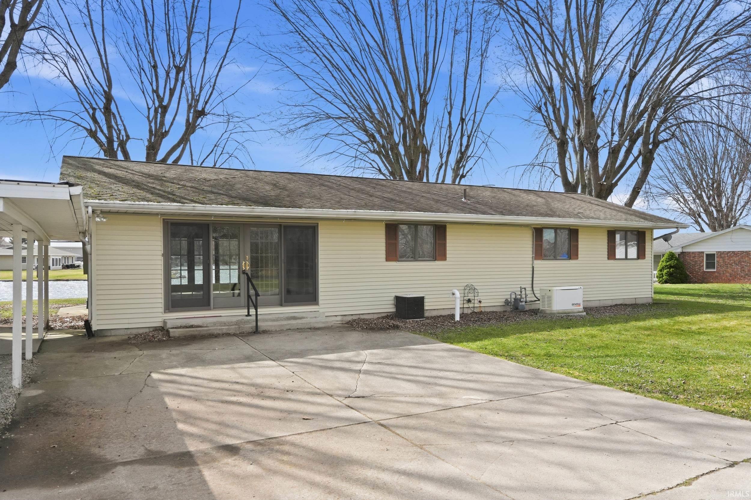 Photo 18 of 0690 E 635 S - Dallas Lake.