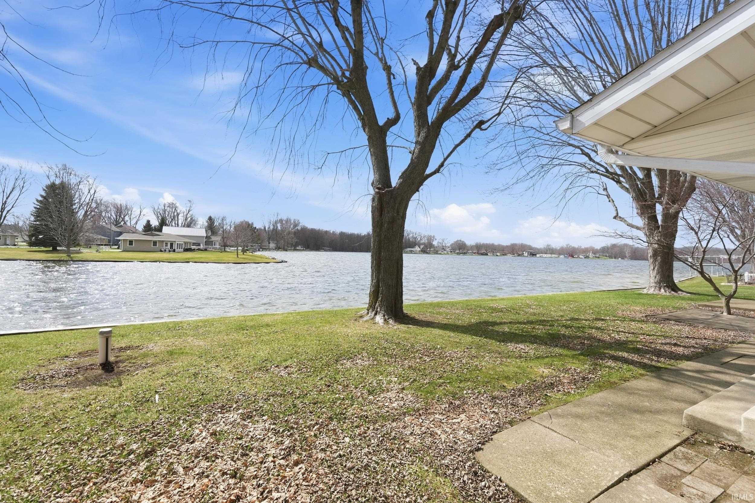 Photo 22 of 0690 E 635 S - Dallas Lake.