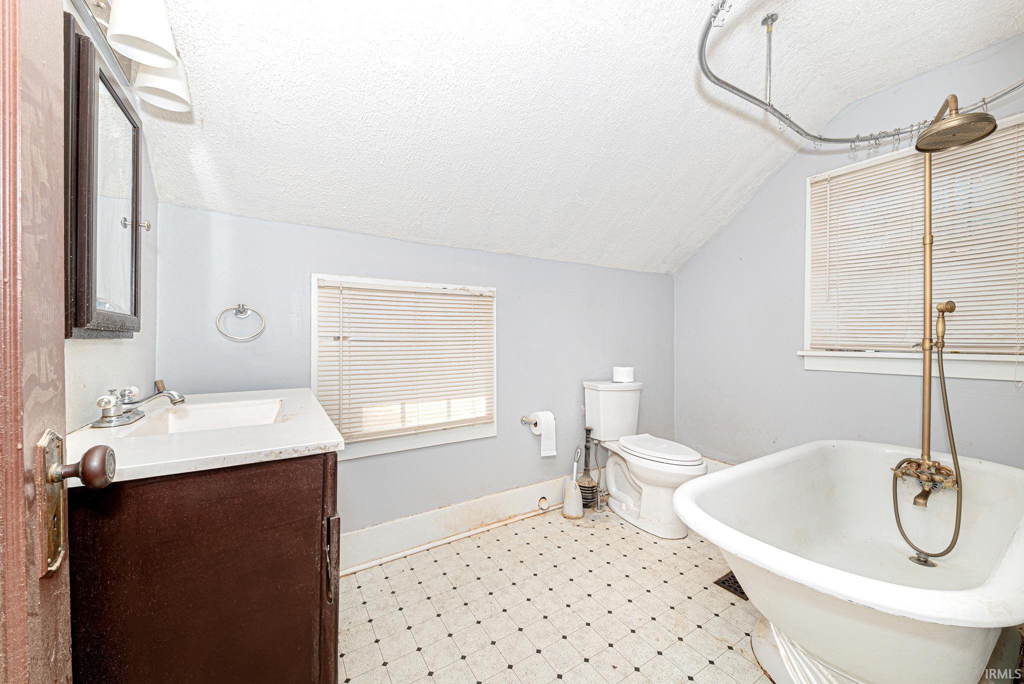 Photo 28 of 916 Northwood Boulevard