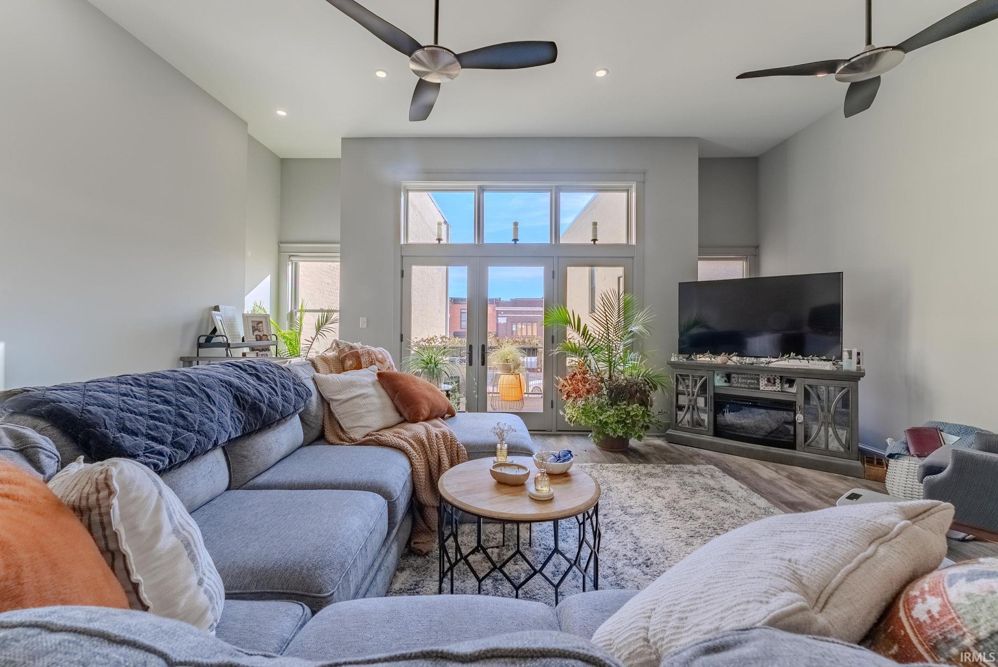 Photo 11 of 76 W Canal Street