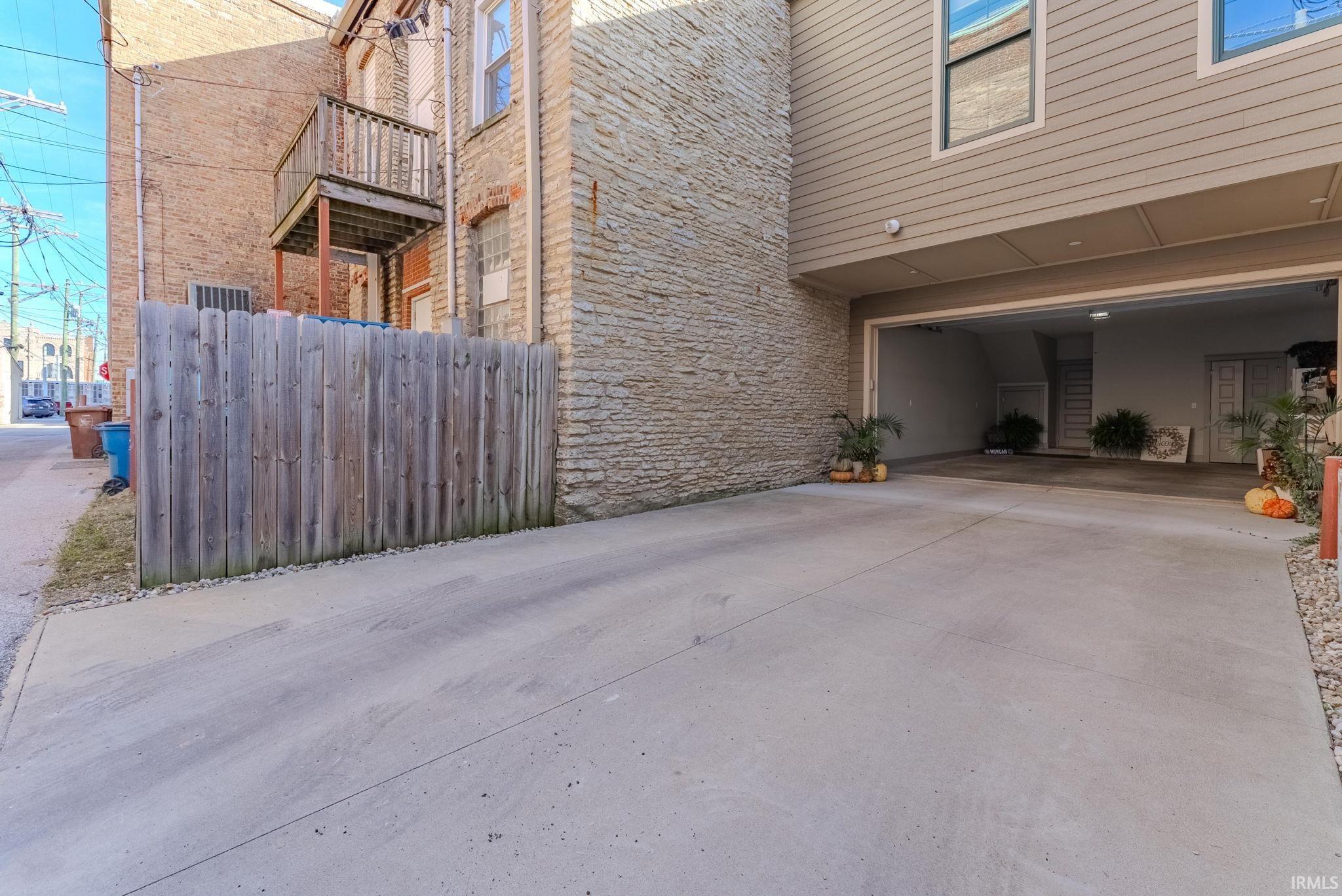 Photo 2 of 76 W Canal Street