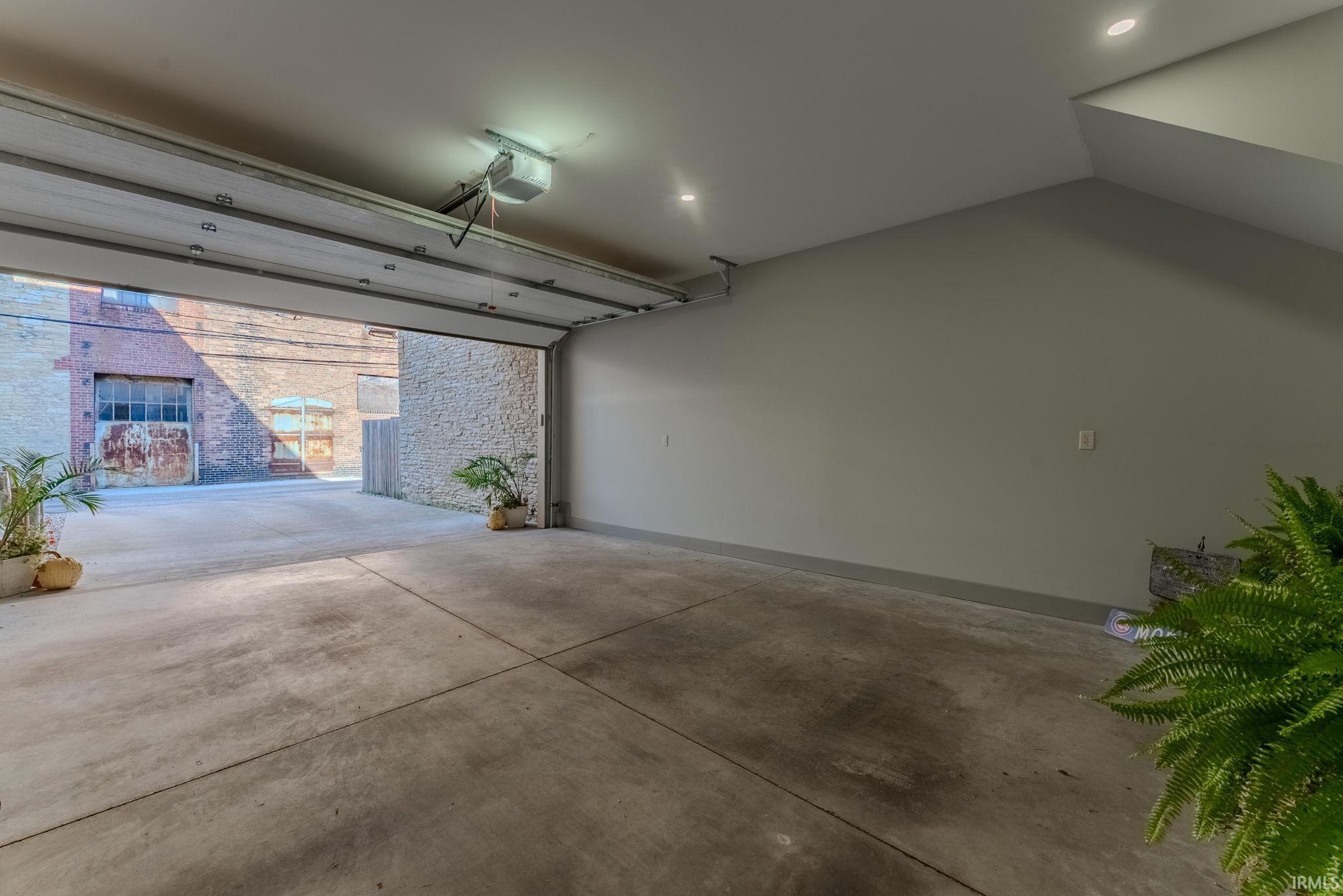 Photo 3 of 76 W Canal Street