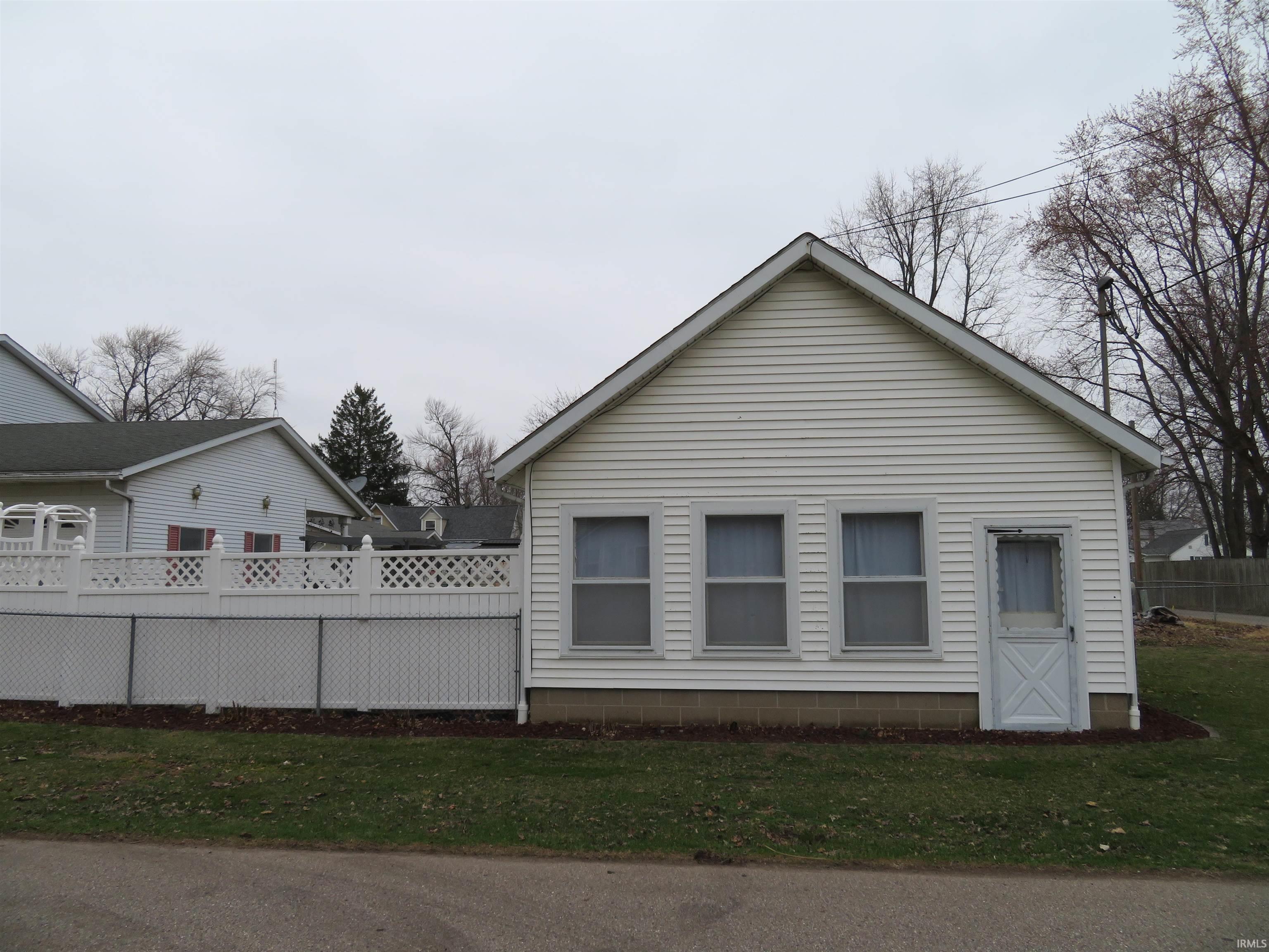 Photo 32 of 211 W Section Street