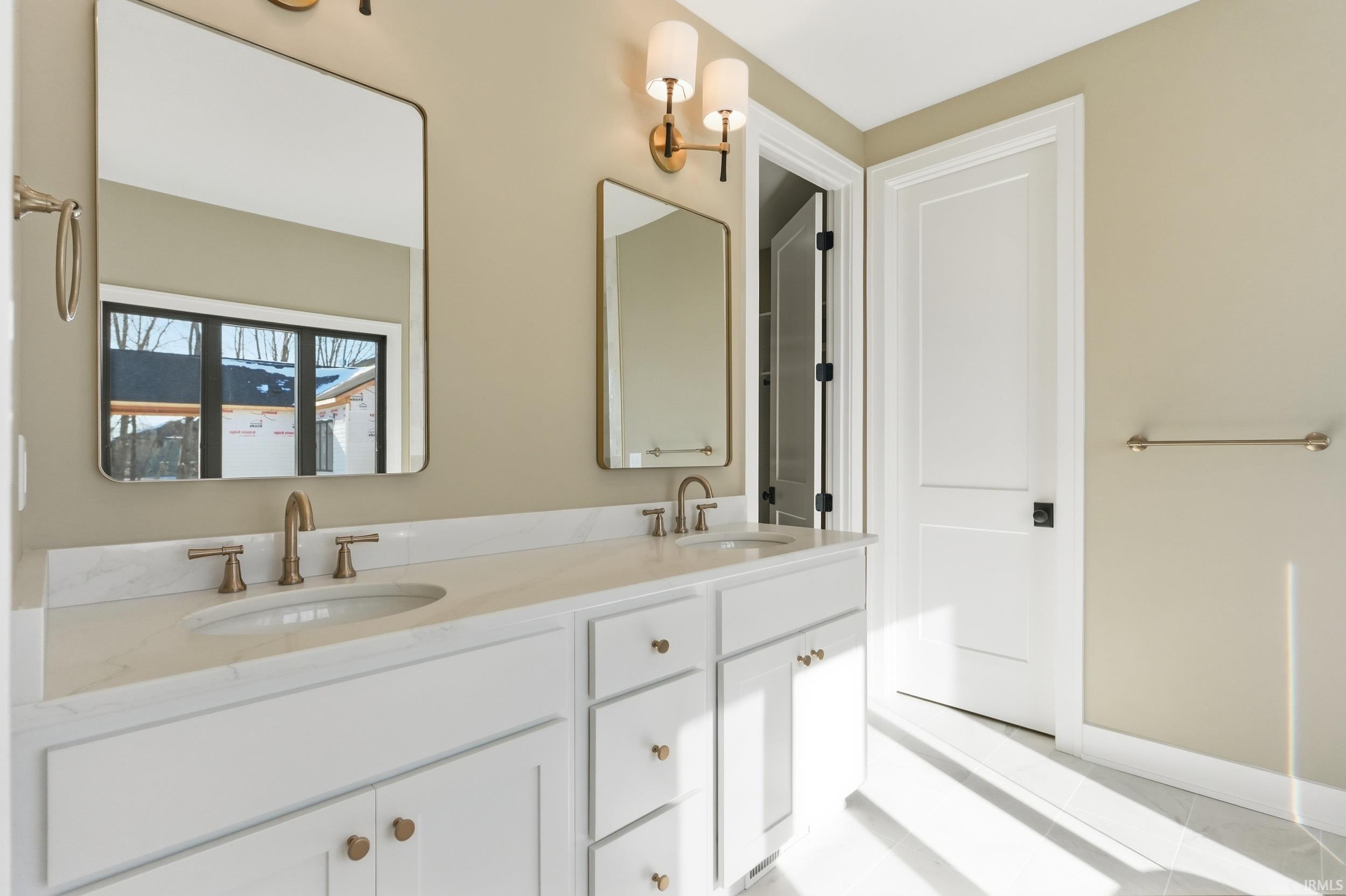 Photo 17 of 17839 Monza Pass