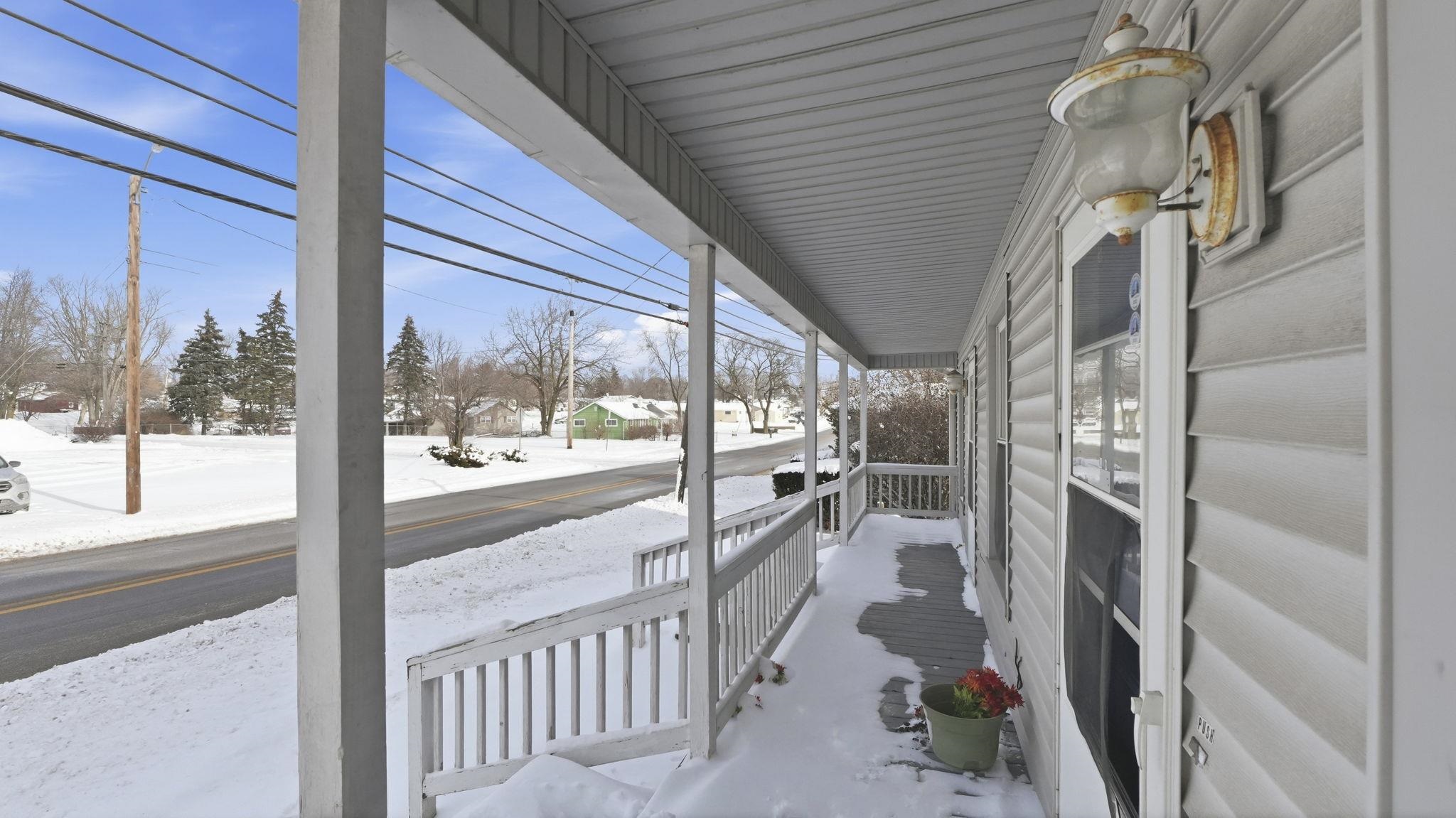 Photo 19 of 202 E Whitley Street