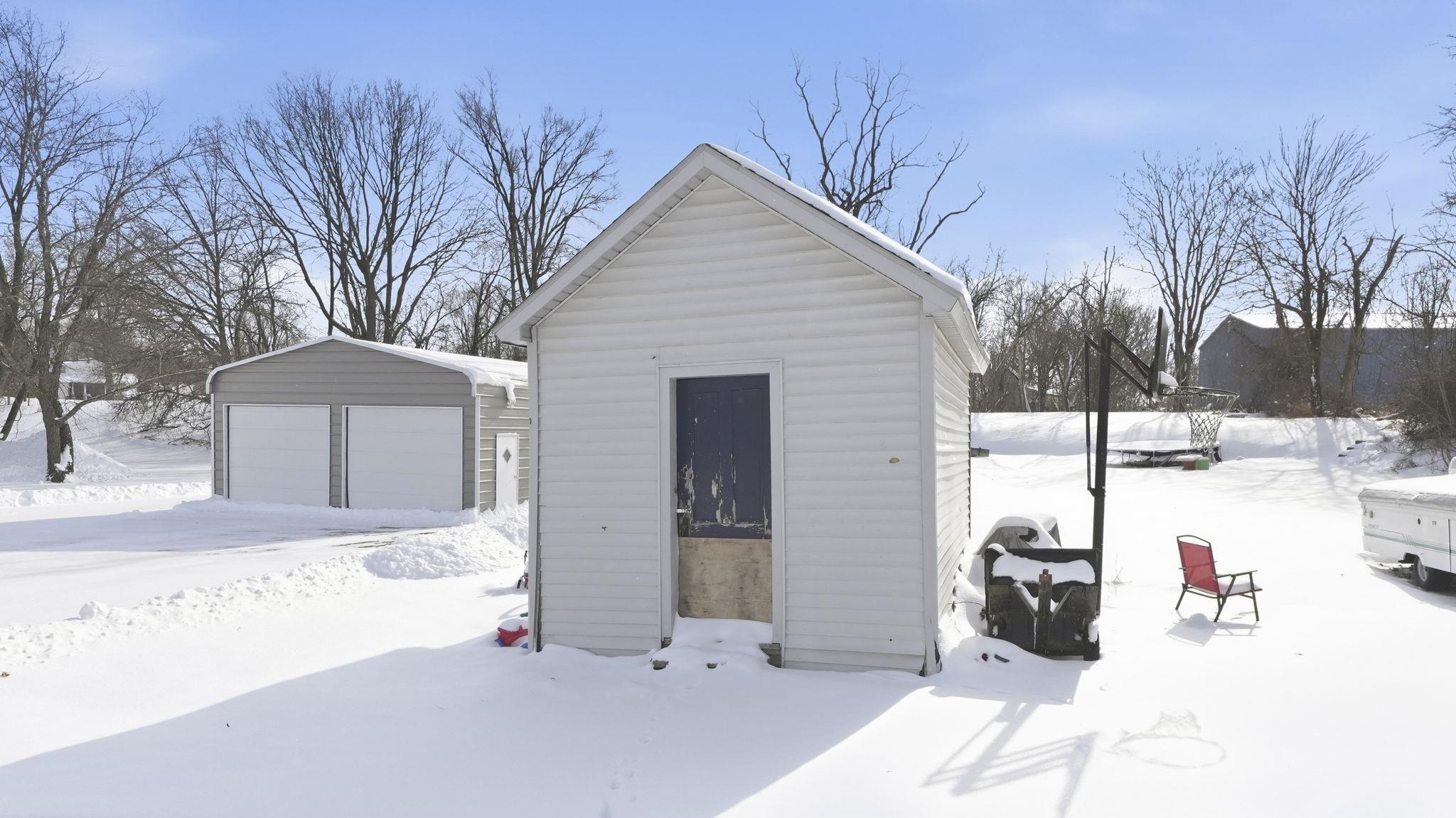 Photo 23 of 202 E Whitley Street