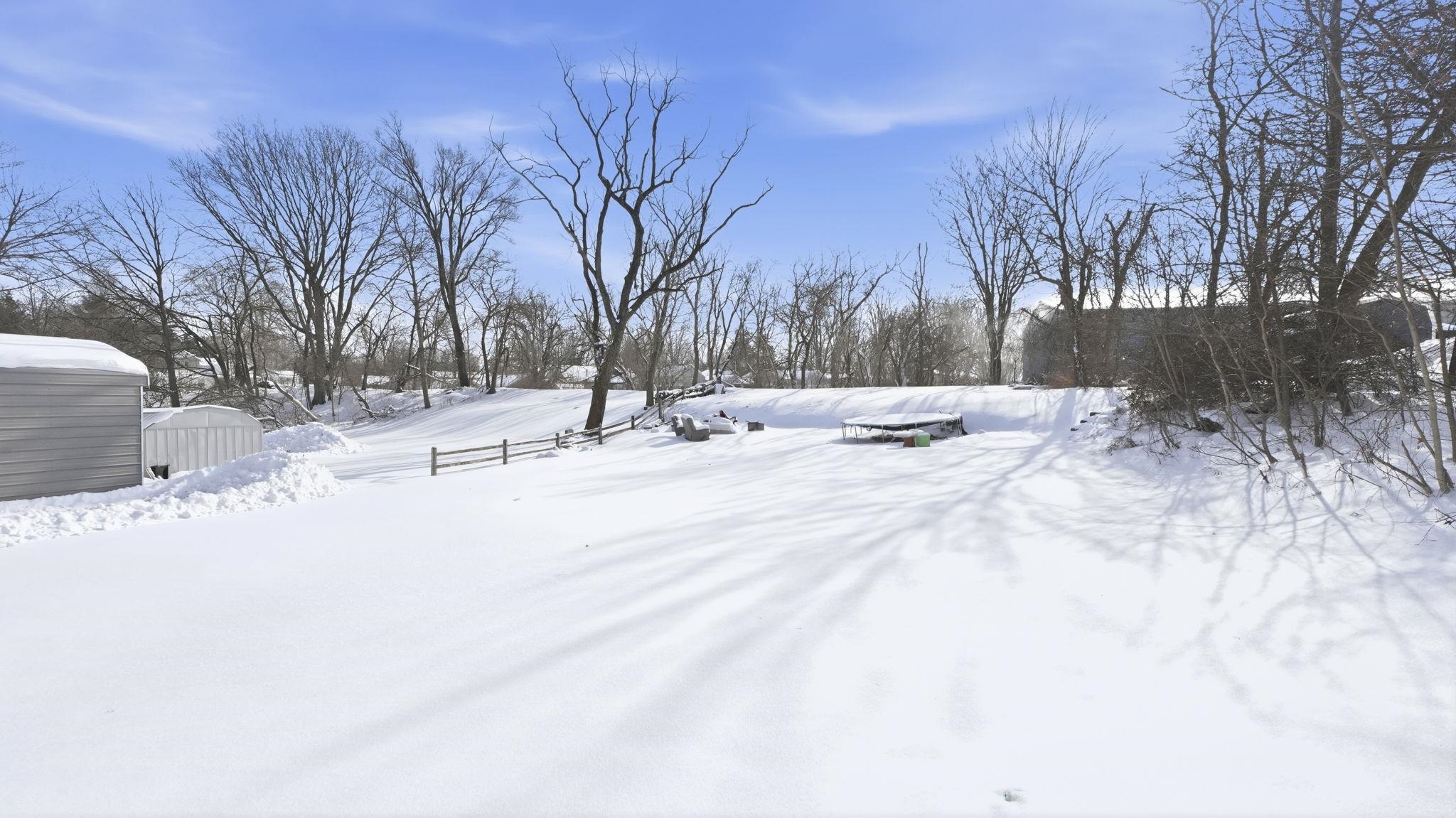 Photo 24 of 202 E Whitley Street