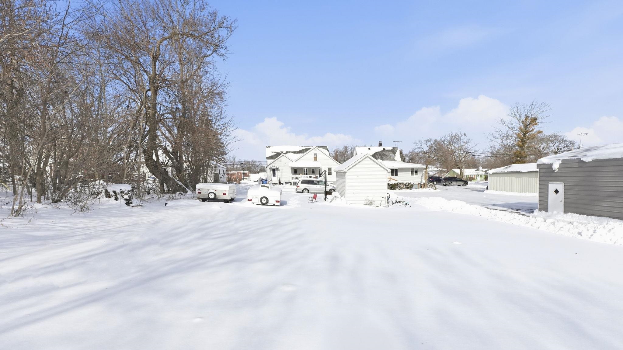 Photo 25 of 202 E Whitley Street