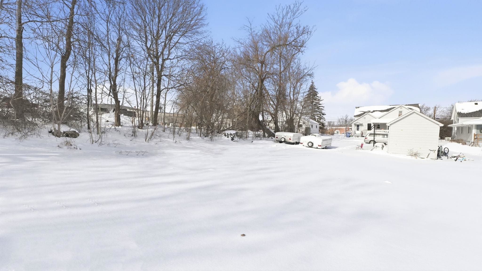 Photo 26 of 202 E Whitley Street