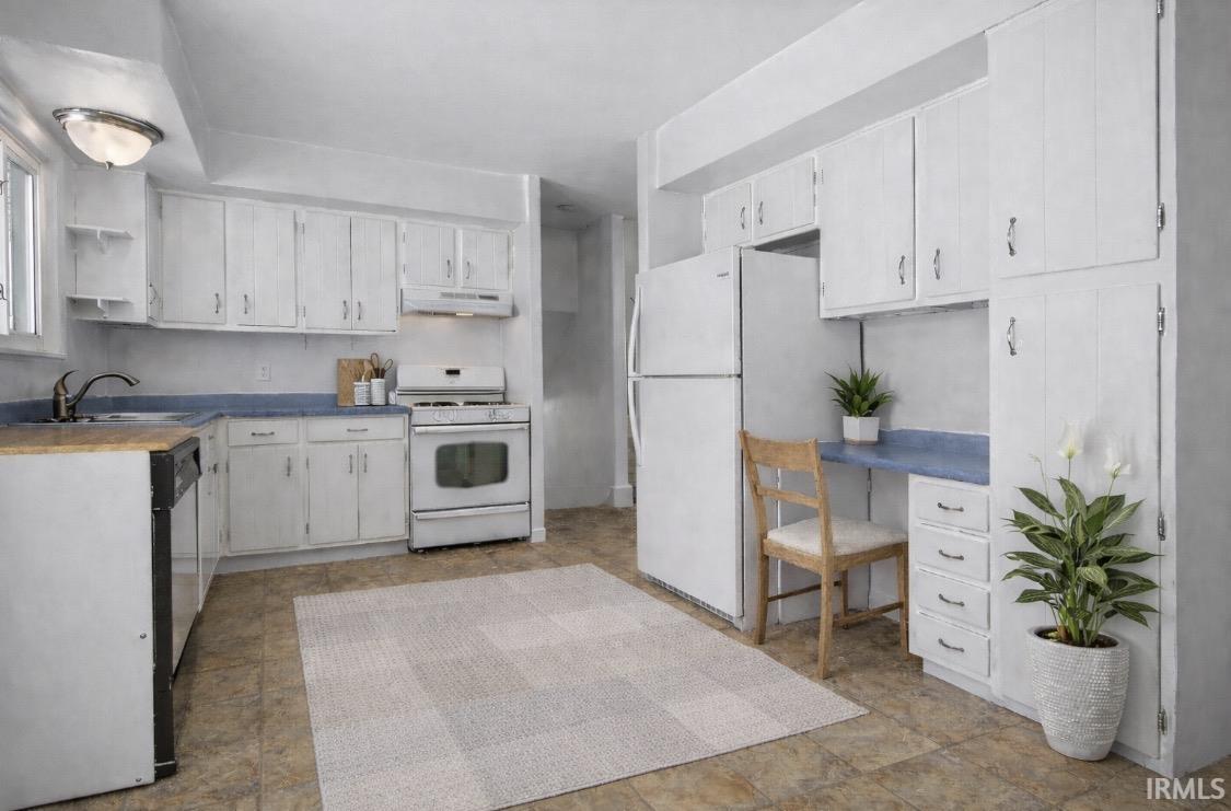 Photo 3 of 54719 Eisenhower Drive