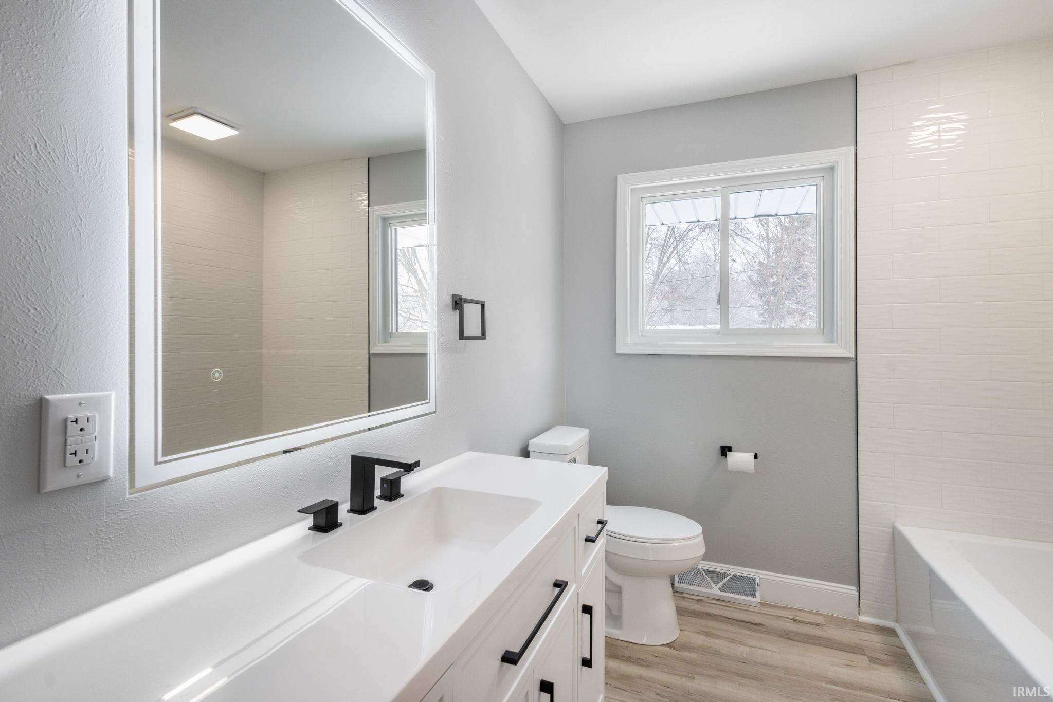 Photo 9 of 30068 Westlake Drive