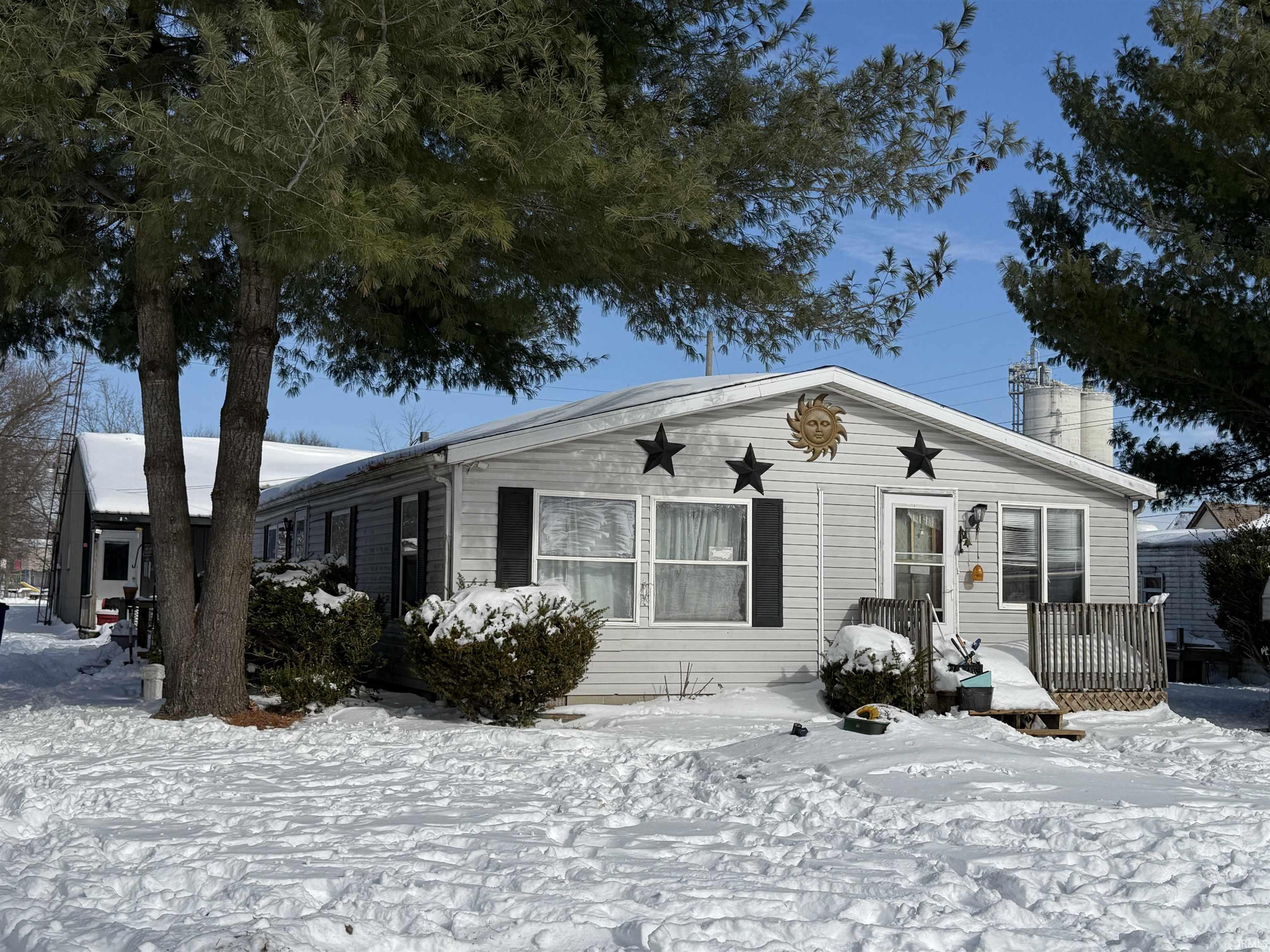 Homes for sale in Mitchell, IN | 319 E Frank Street, Mitchell, IN 47446 | MLS# 202603053