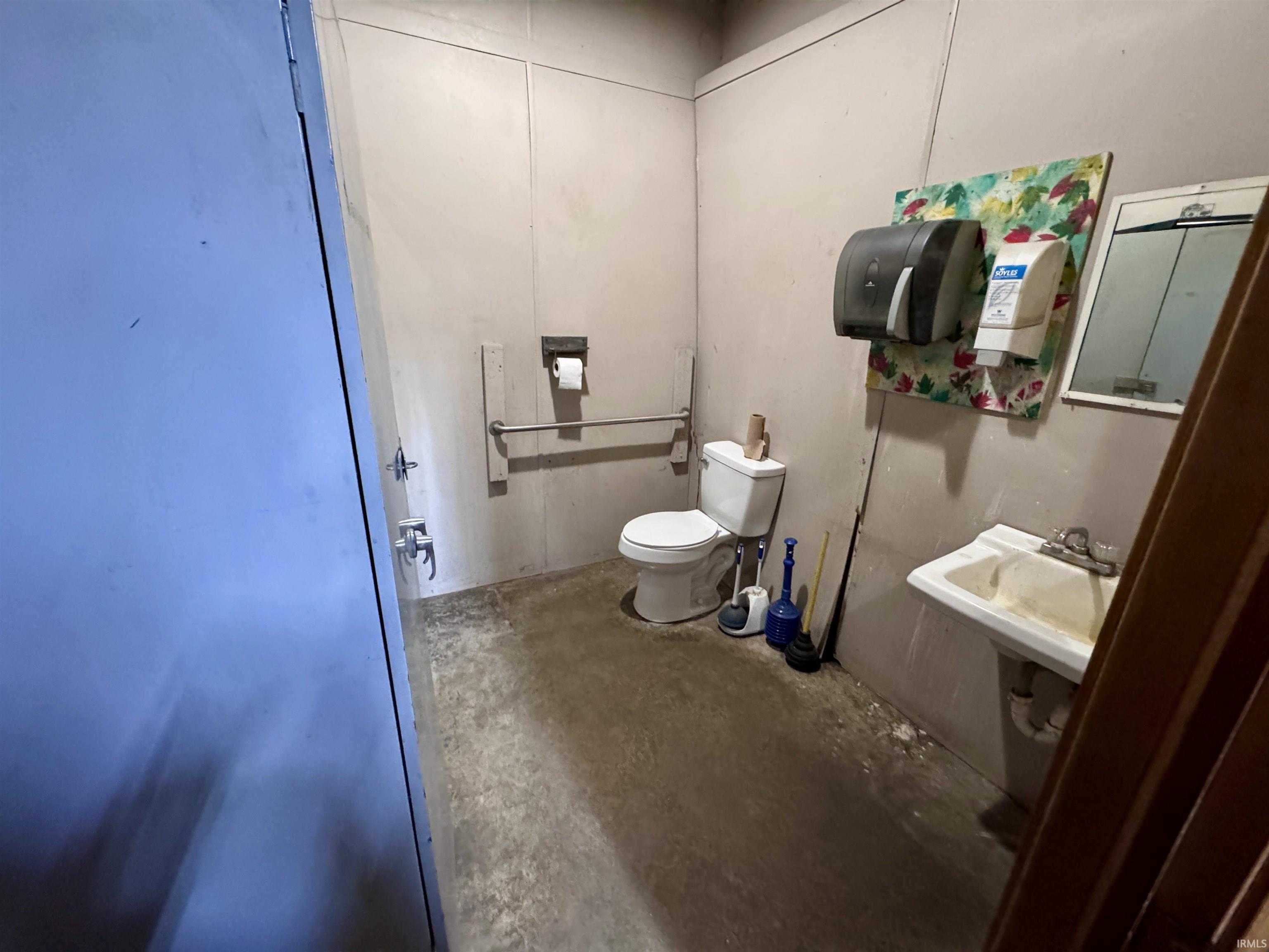 Photo 16 of 919 Mishawaka Road