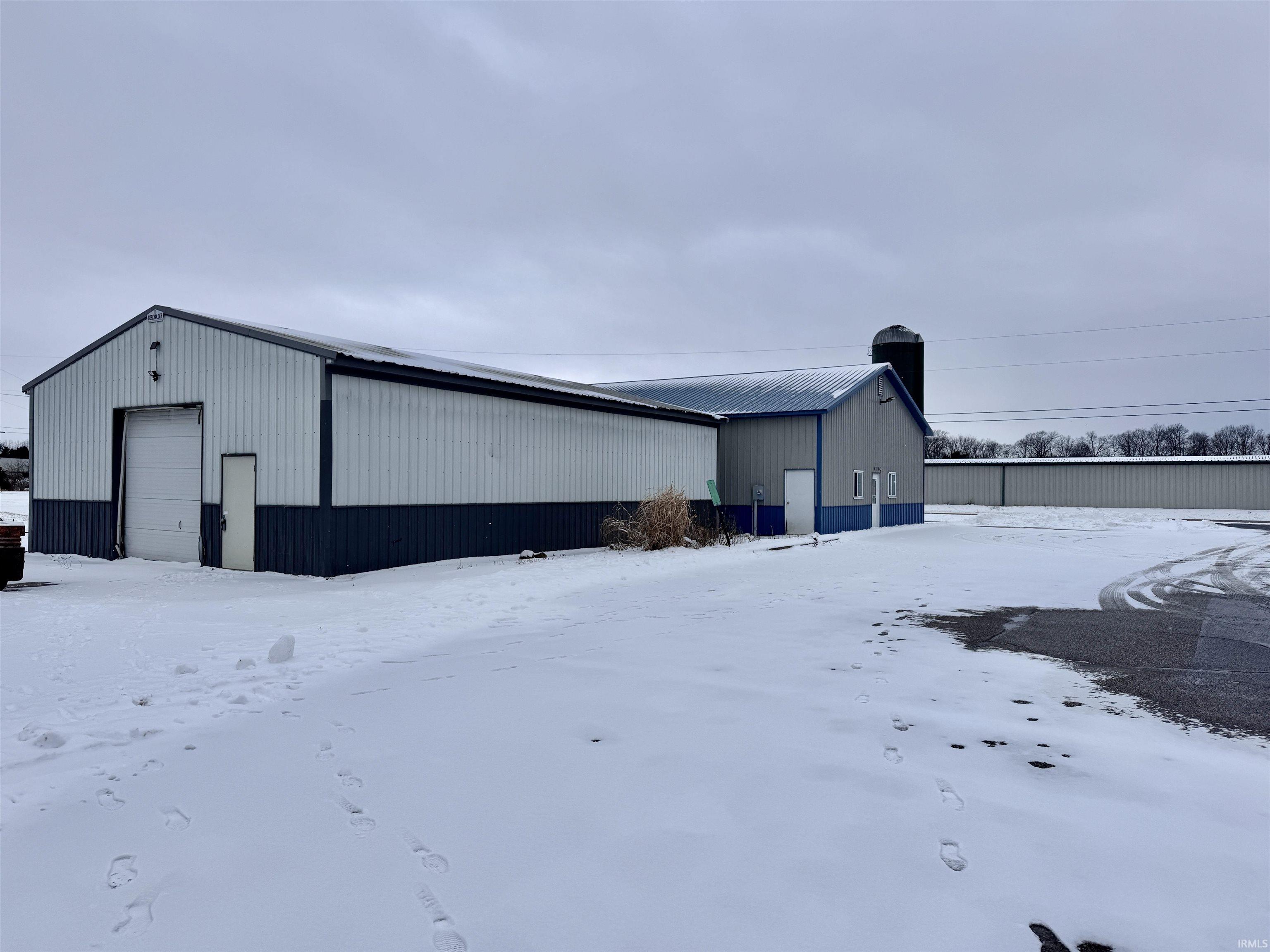 Photo 3 of 919 Mishawaka Road