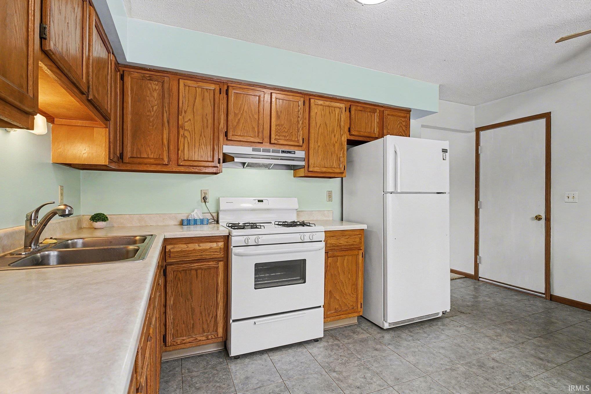 311 W Hillside Drive