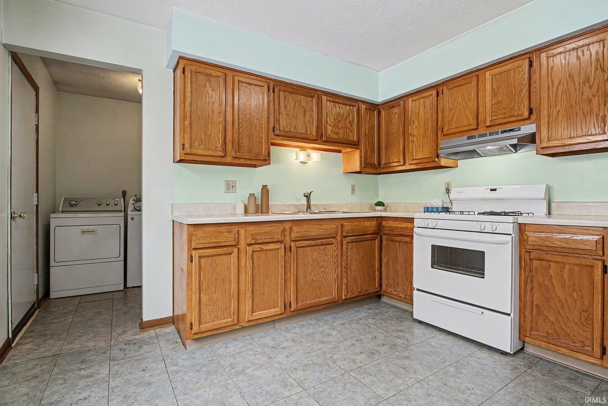 311 W Hillside Drive