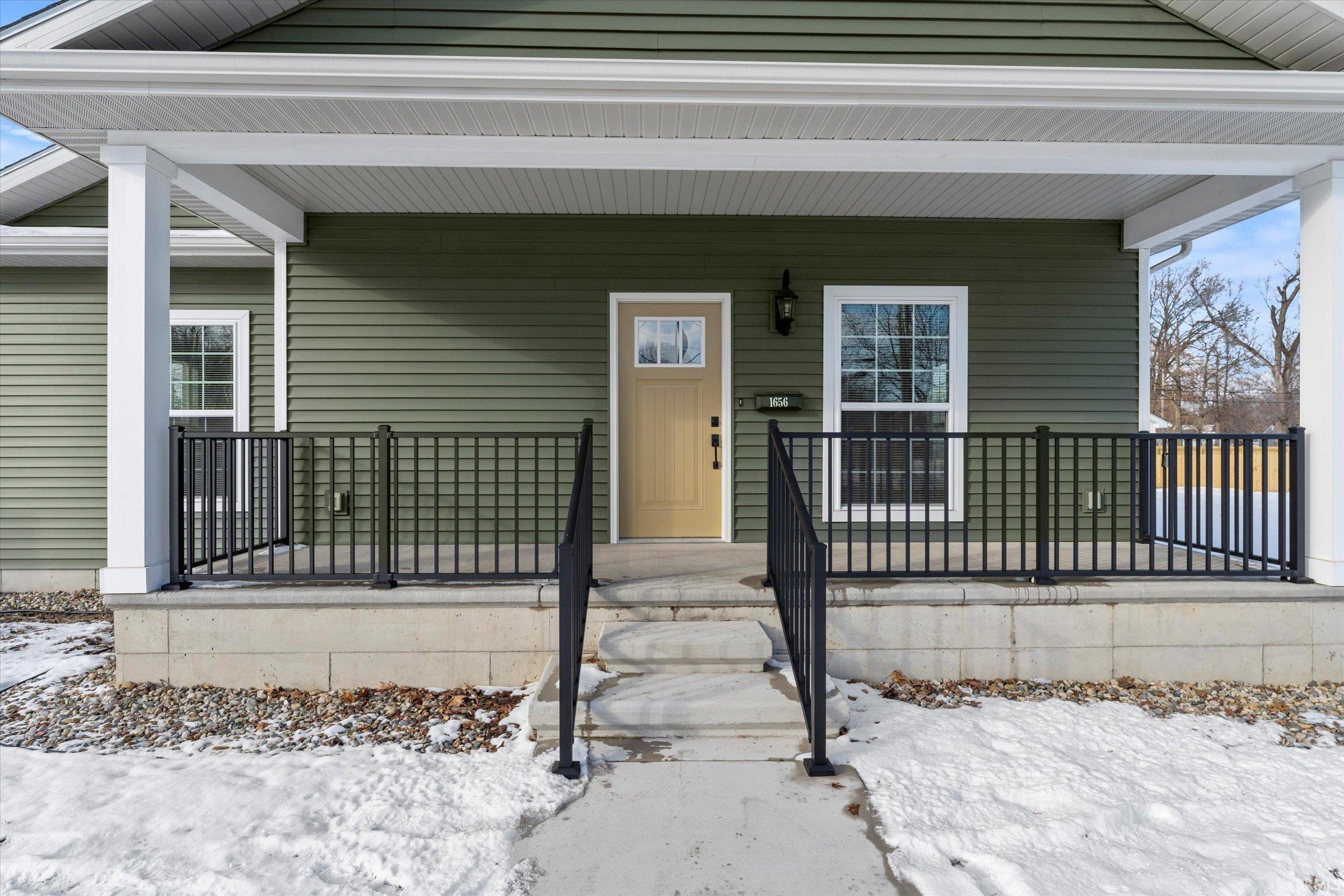 Photo 1 of 1656 W Lexington Avenue