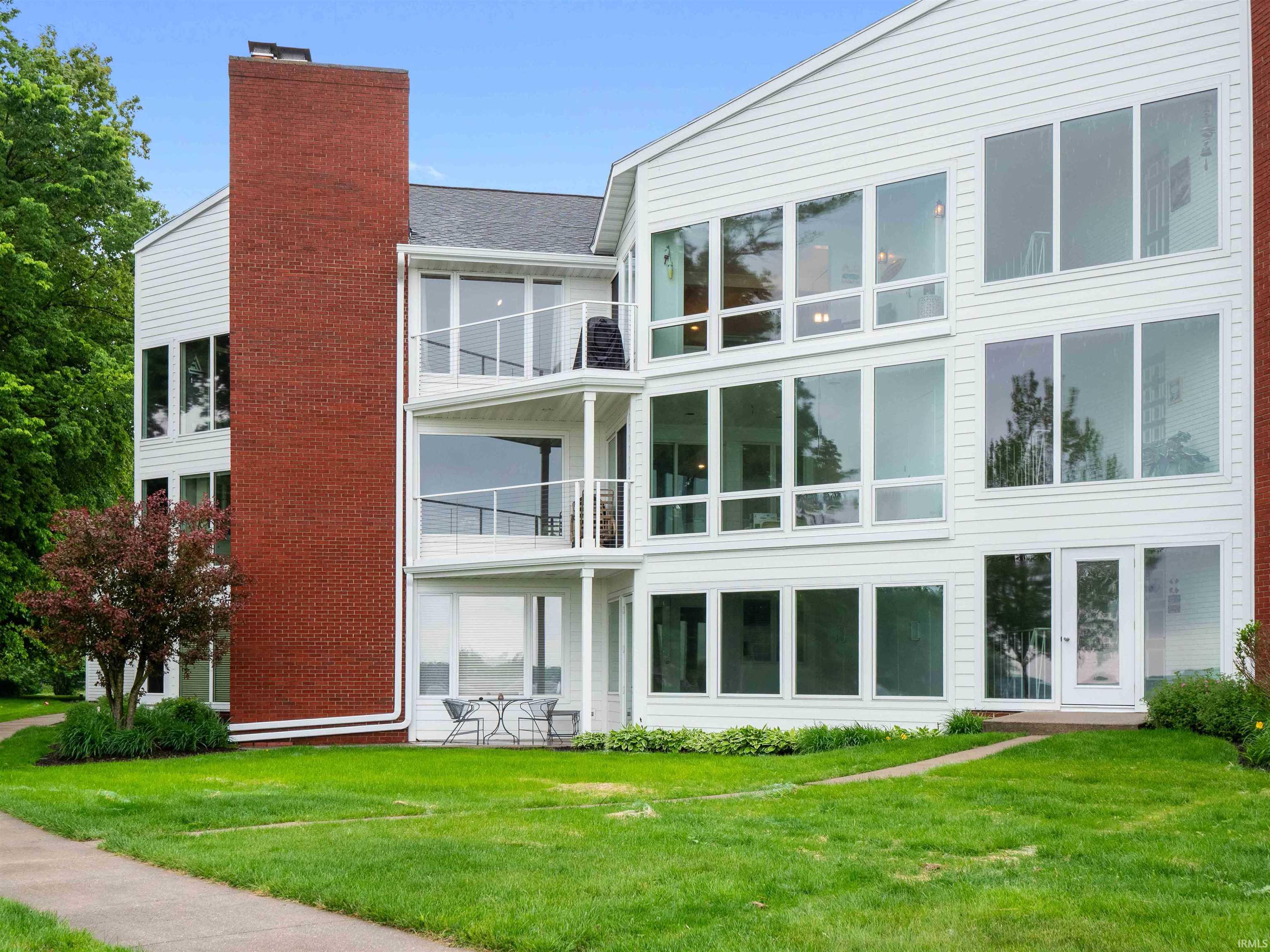 Homes for sale in Syracuse, IN | 10660 N Southshore Dr #D3, Syracuse, IN 46567 | MLS# 202603222